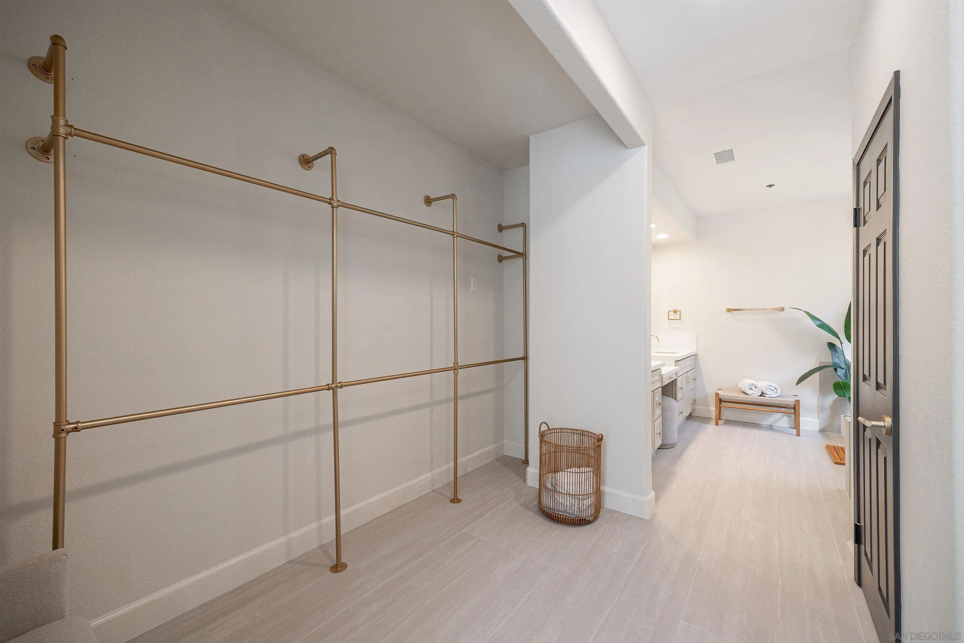 https://cdn.realtyfeed.com/cdn/127/260009072/32e363a81a8a30c9d627a3187512979b.webp