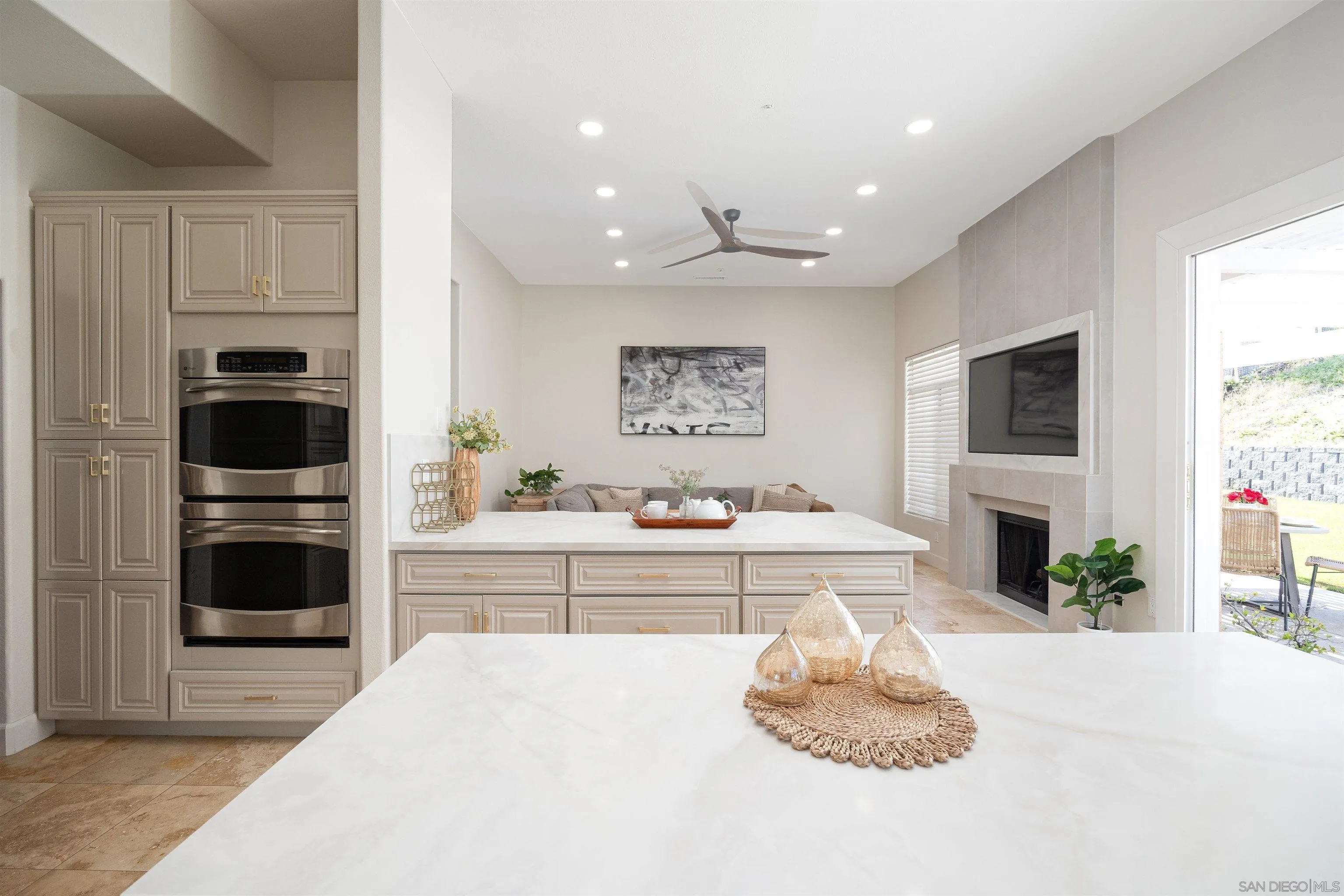 https://cdn.realtyfeed.com/cdn/127/260009072/836ed8cd317ff748e13f35197da6f389.webp
