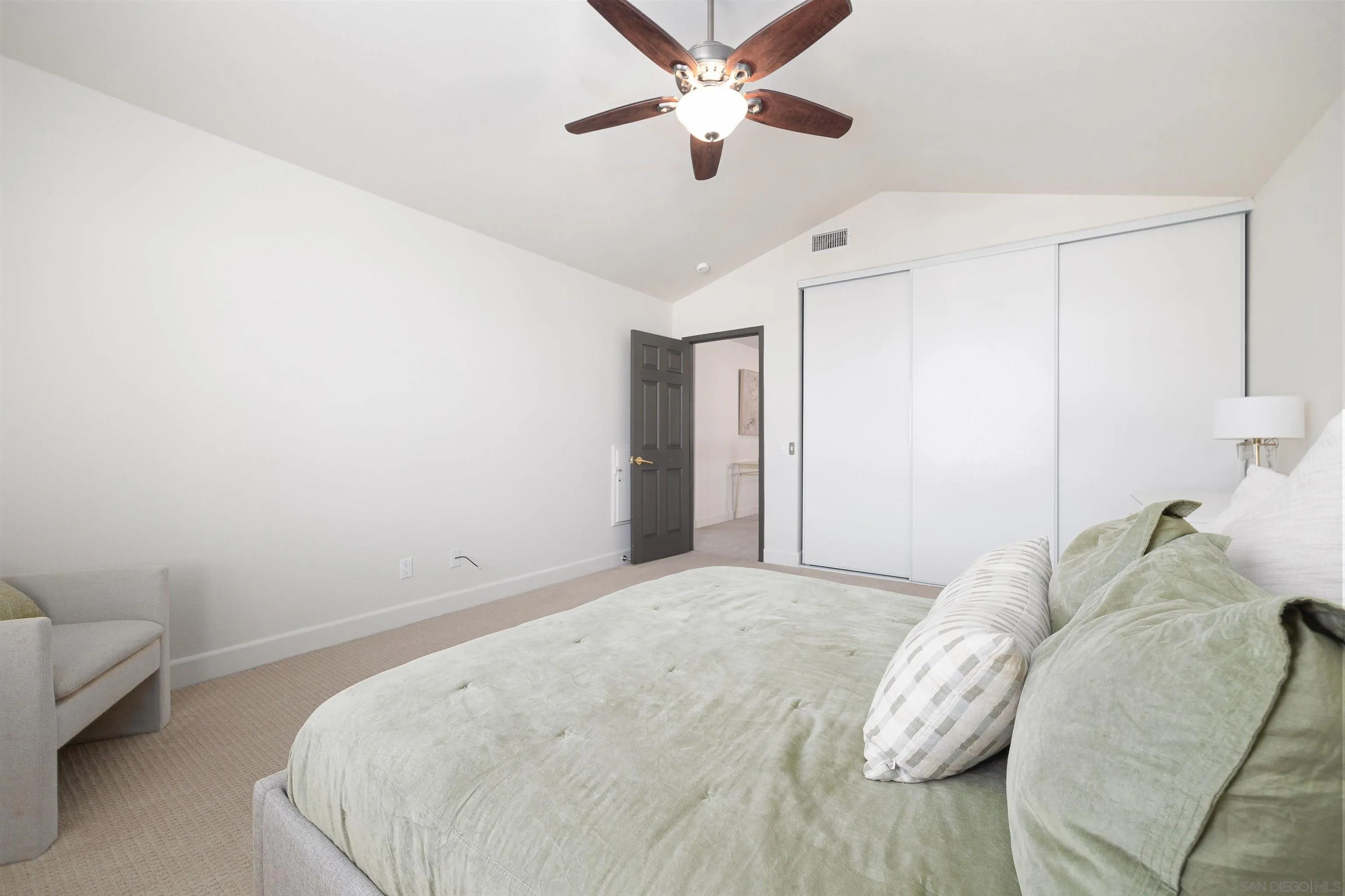 https://cdn.realtyfeed.com/cdn/127/260009072/a8d1fe70e0e9066b2fca56089ad54c98.webp