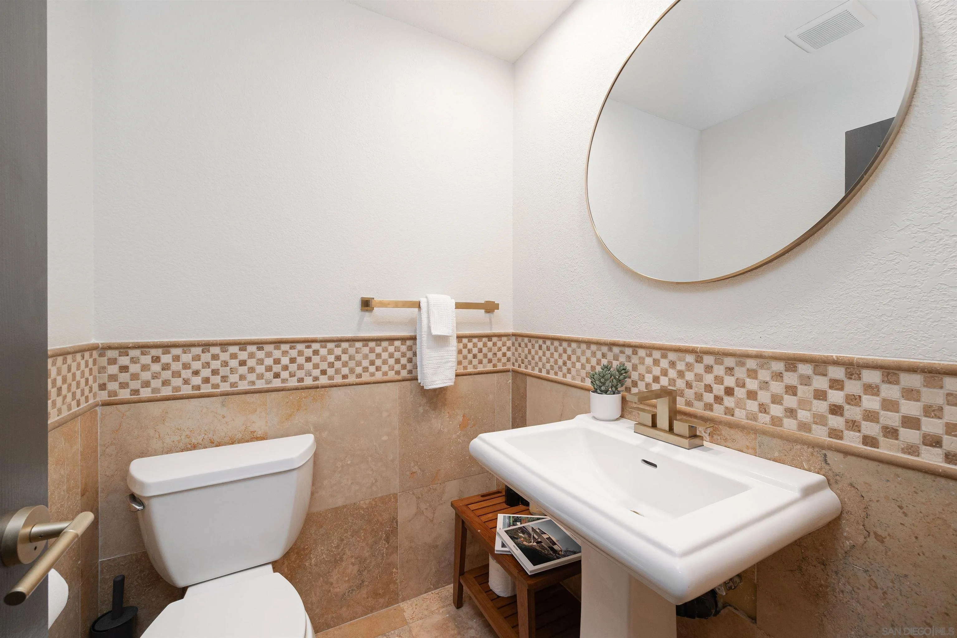 https://cdn.realtyfeed.com/cdn/127/260009072/af325b359a0d3cc2743f1f7d8e74571d.webp