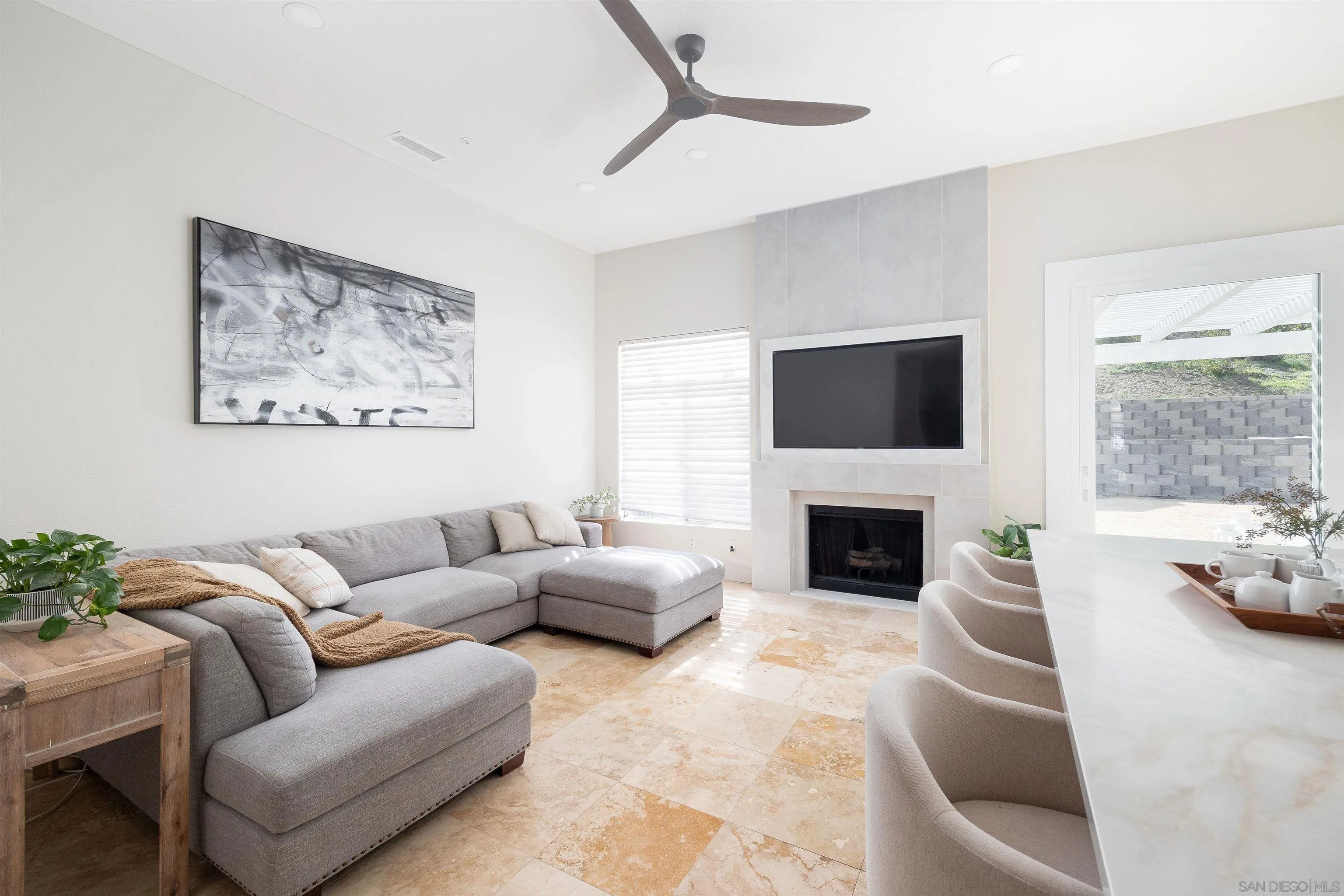 https://cdn.realtyfeed.com/cdn/127/260009072/cd4f9d839f62587d36537f297a6813e4.webp