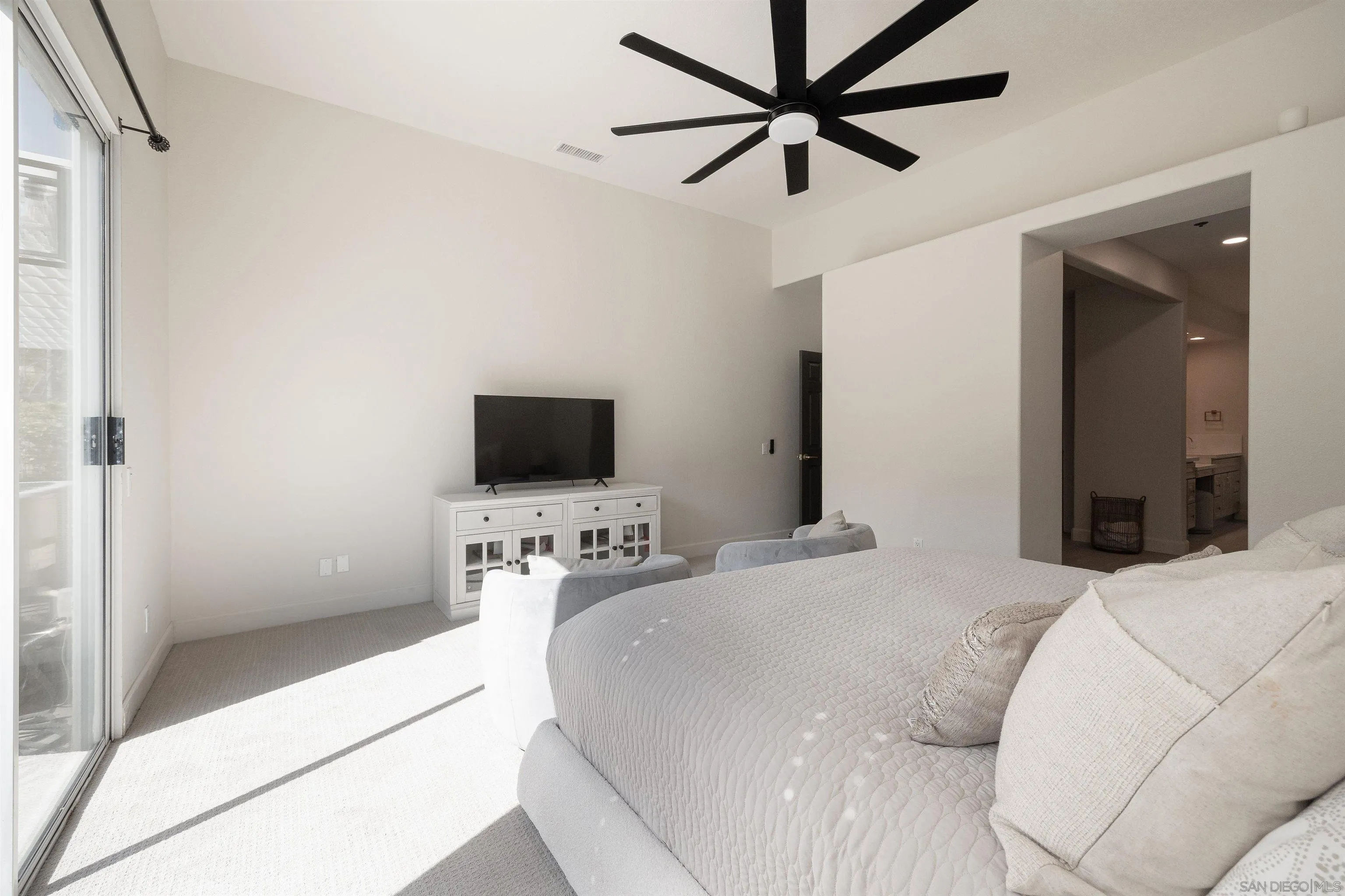 https://cdn.realtyfeed.com/cdn/127/260009072/fc9e9c2e6849184402b975fb689b6b18.webp