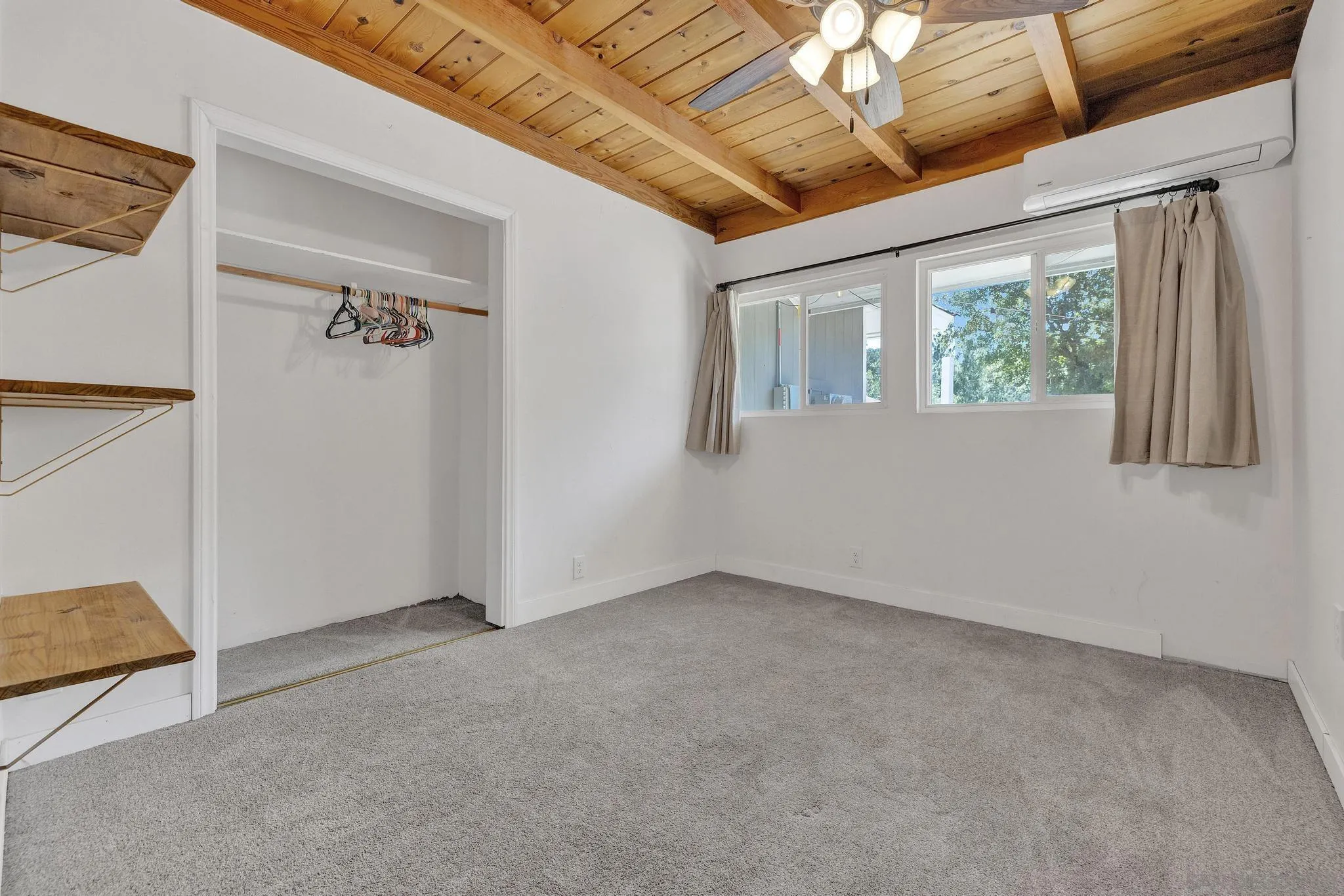 https://cdn.realtyfeed.com/cdn/127/260009073/158570805960e4b0af83ad13938f25a8.webp
