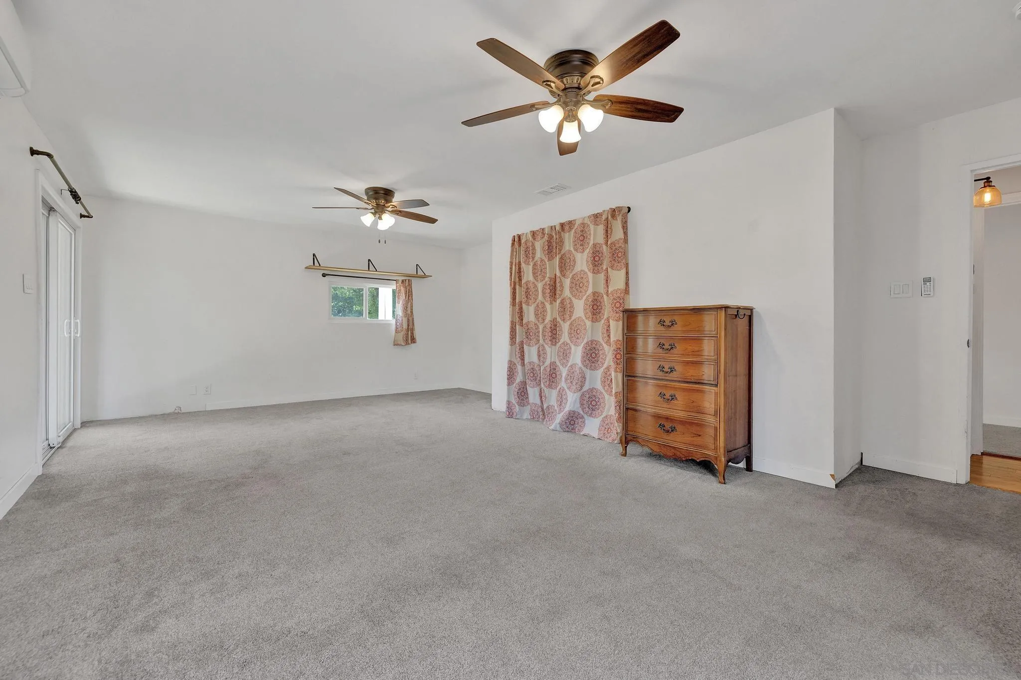 https://cdn.realtyfeed.com/cdn/127/260009073/8456954882a0dd0d551ea782b065a949.webp