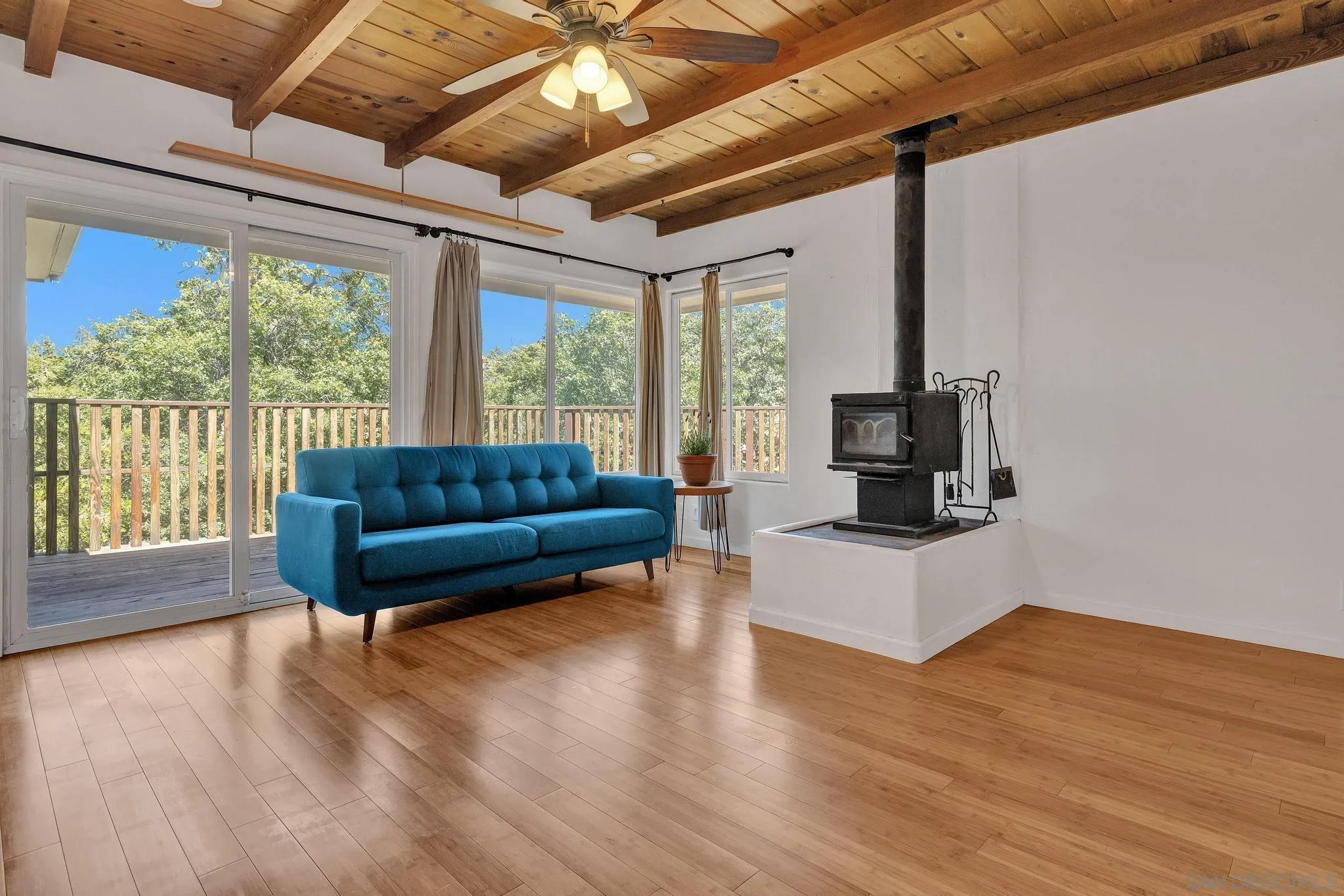 https://cdn.realtyfeed.com/cdn/127/260009073/e56f5753a9d7779e301e726b127808b6.webp