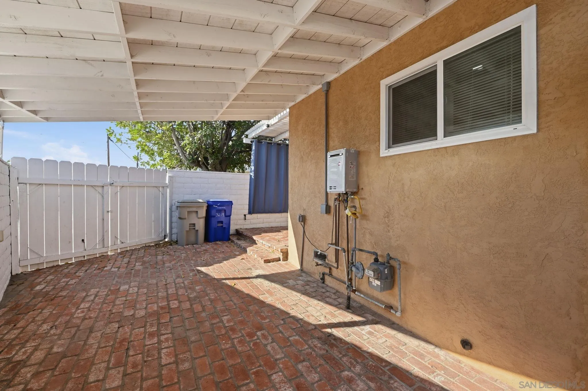 https://cdn.realtyfeed.com/cdn/127/260009075/828f7fc064310224c42b8e6e62e02092.webp