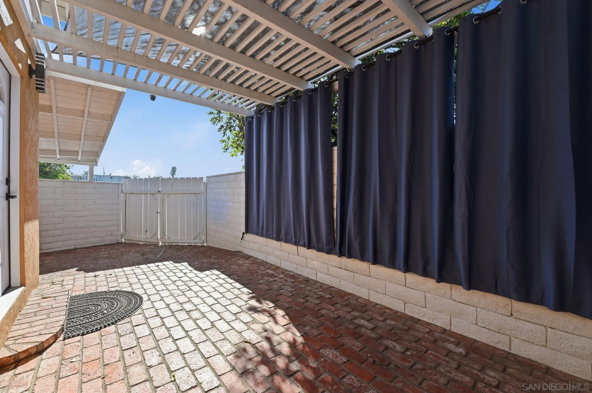 https://cdn.realtyfeed.com/cdn/127/260009075/8a02c5857902cebada46029984857c2f.webp