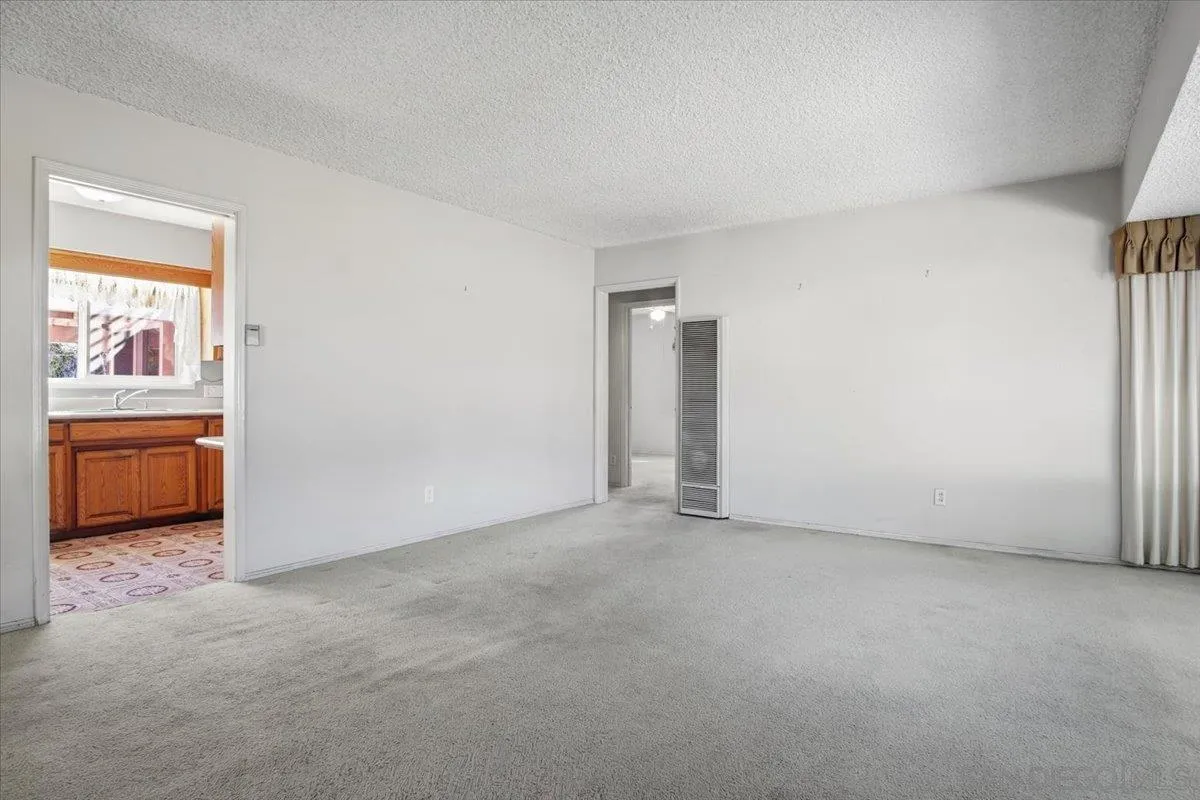 https://cdn.realtyfeed.com/cdn/127/260009077/15826b08d946d0192791ef840f52345f.webp