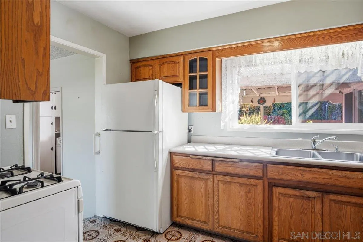 https://cdn.realtyfeed.com/cdn/127/260009077/39f5f33755a78d6e741aee405c9d347a.webp
