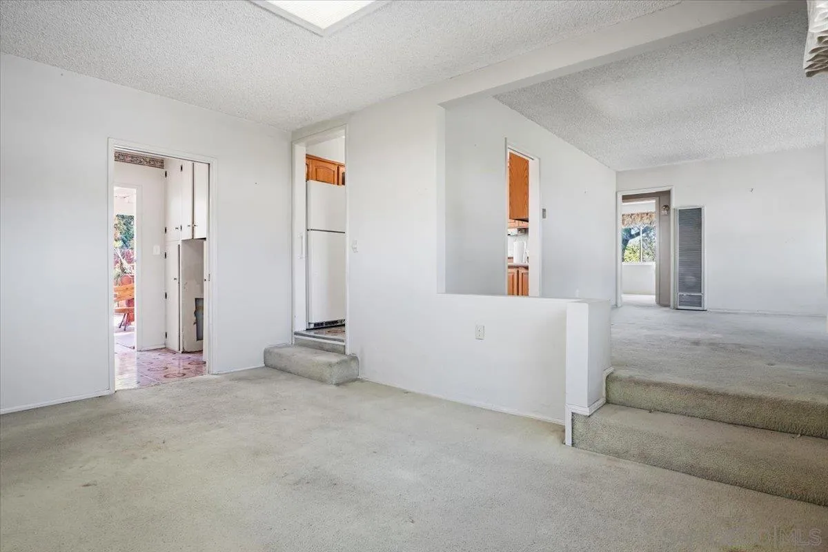 https://cdn.realtyfeed.com/cdn/127/260009077/772fe3b7a791d47b1968b85865bbf870.webp