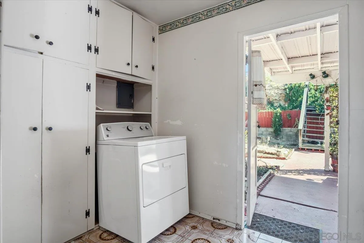 https://cdn.realtyfeed.com/cdn/127/260009077/def50889f95f97c731038eaf731b6e67.webp