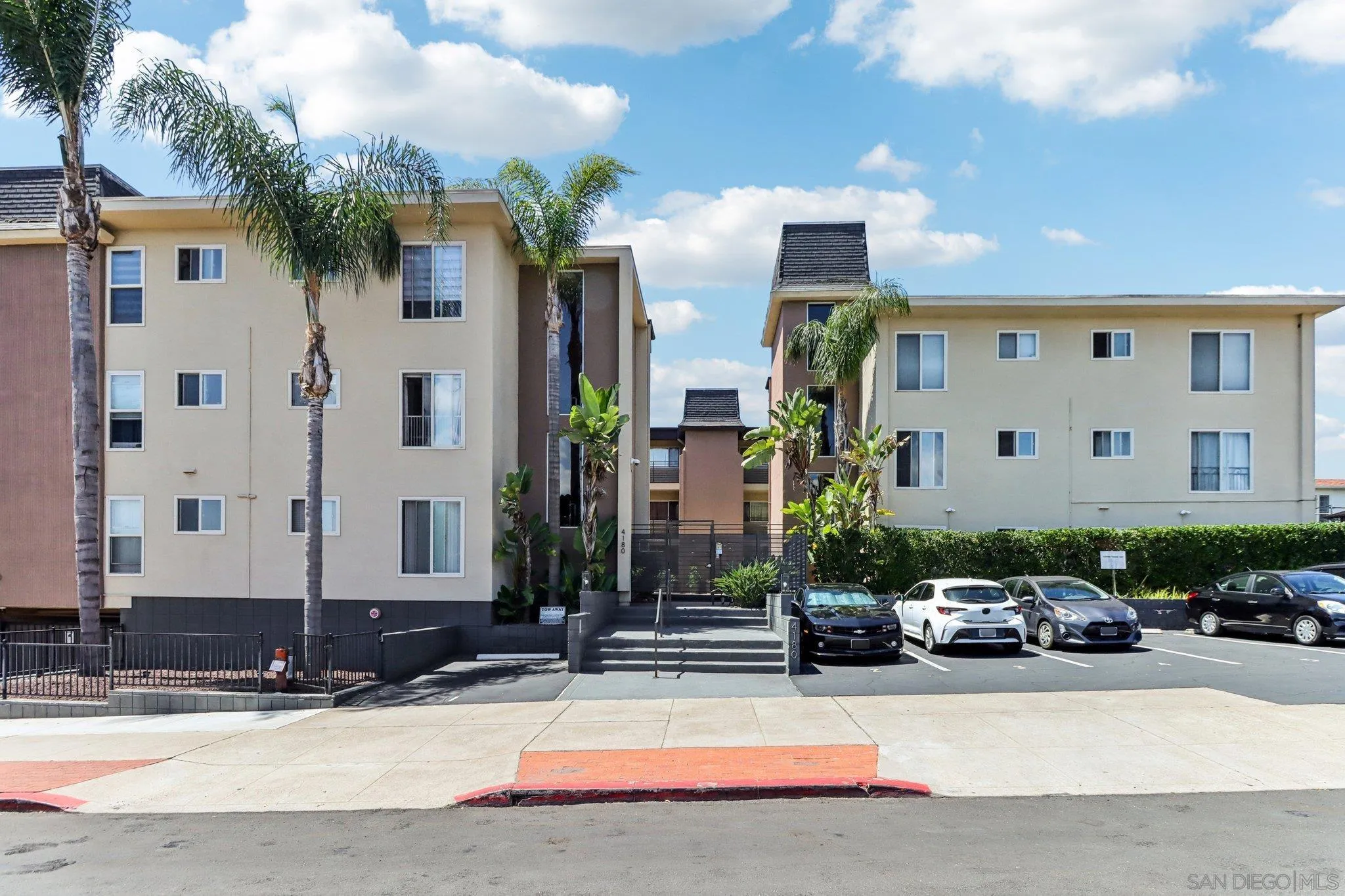 https://cdn.realtyfeed.com/cdn/127/260009080/3e64e09b81078c48c0d68f5cb3a095b7.webp