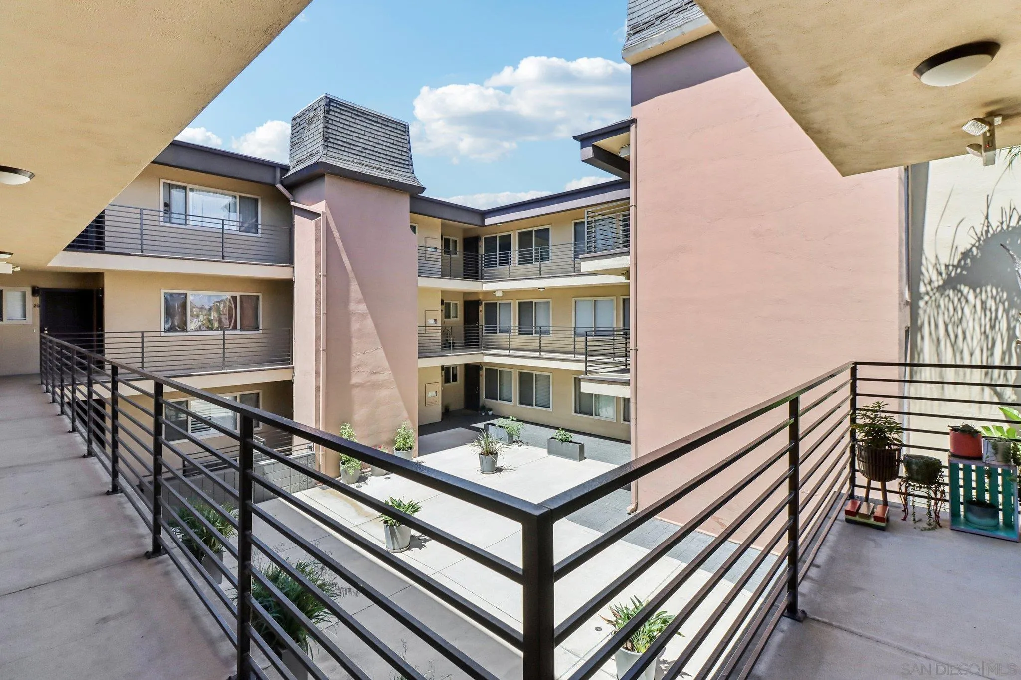 https://cdn.realtyfeed.com/cdn/127/260009080/9970f4b75fd56f5ce3c5c6a50d40dccb.webp