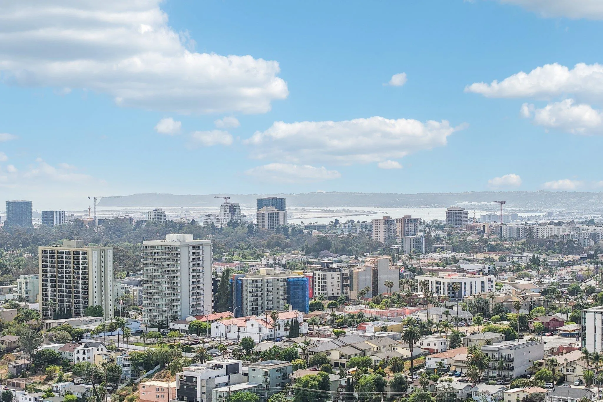 https://cdn.realtyfeed.com/cdn/127/260009080/a69d00c3efd24f776ae17dafde946f61.webp