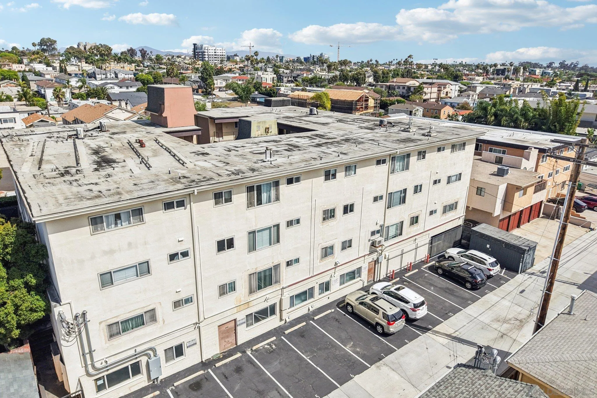 https://cdn.realtyfeed.com/cdn/127/260009080/bea82cb66170e9e6ebb9c7440ce4c5ec.webp