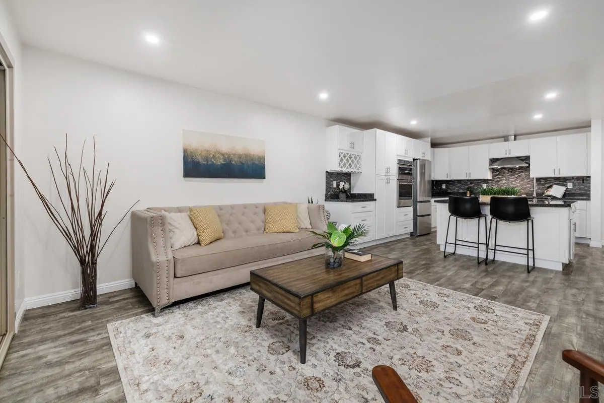 Photo #1: 260009084 Listing: Photo #1