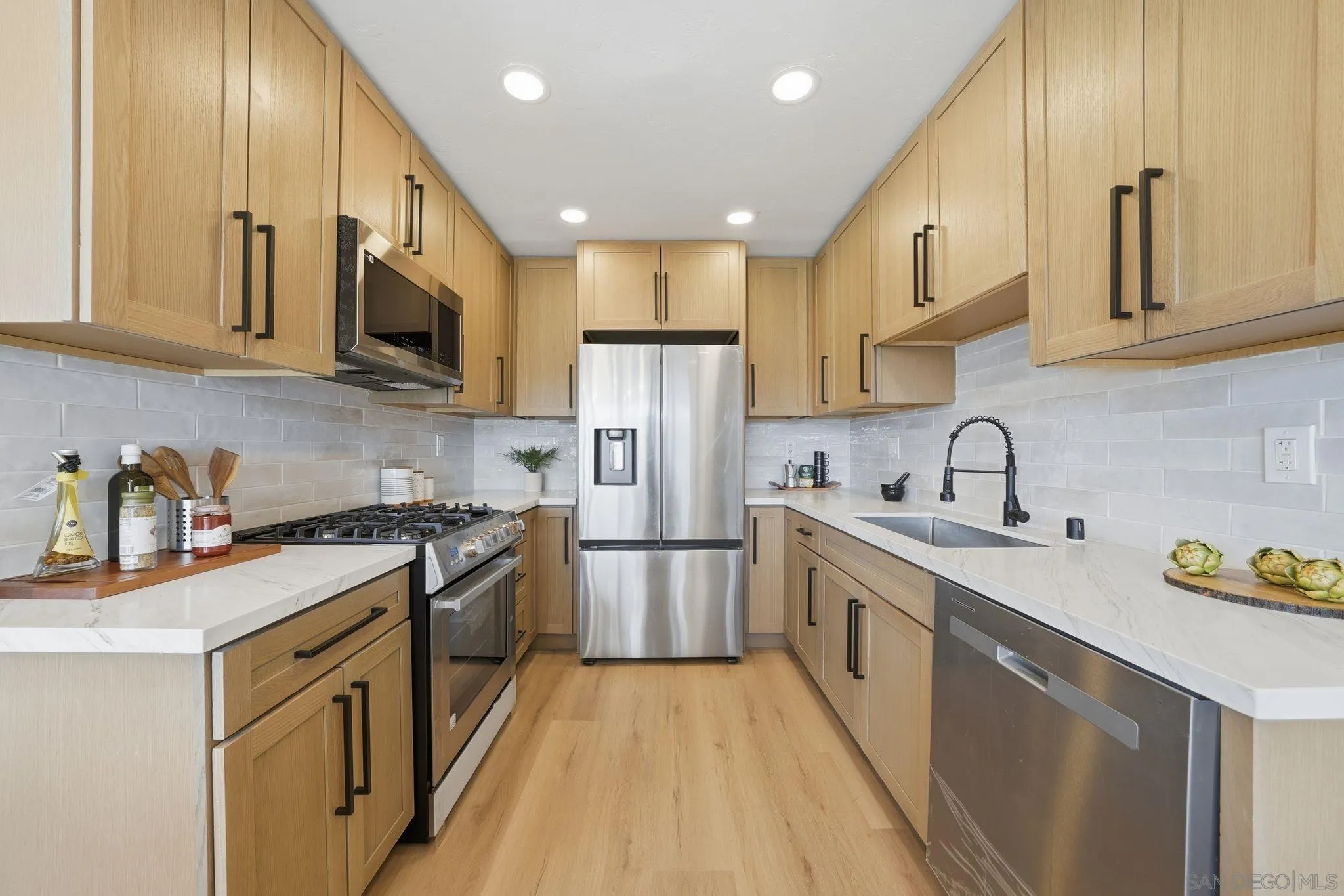 https://cdn.realtyfeed.com/cdn/127/260009089/186aed8602f349d087ee83c7c4cb0007.webp