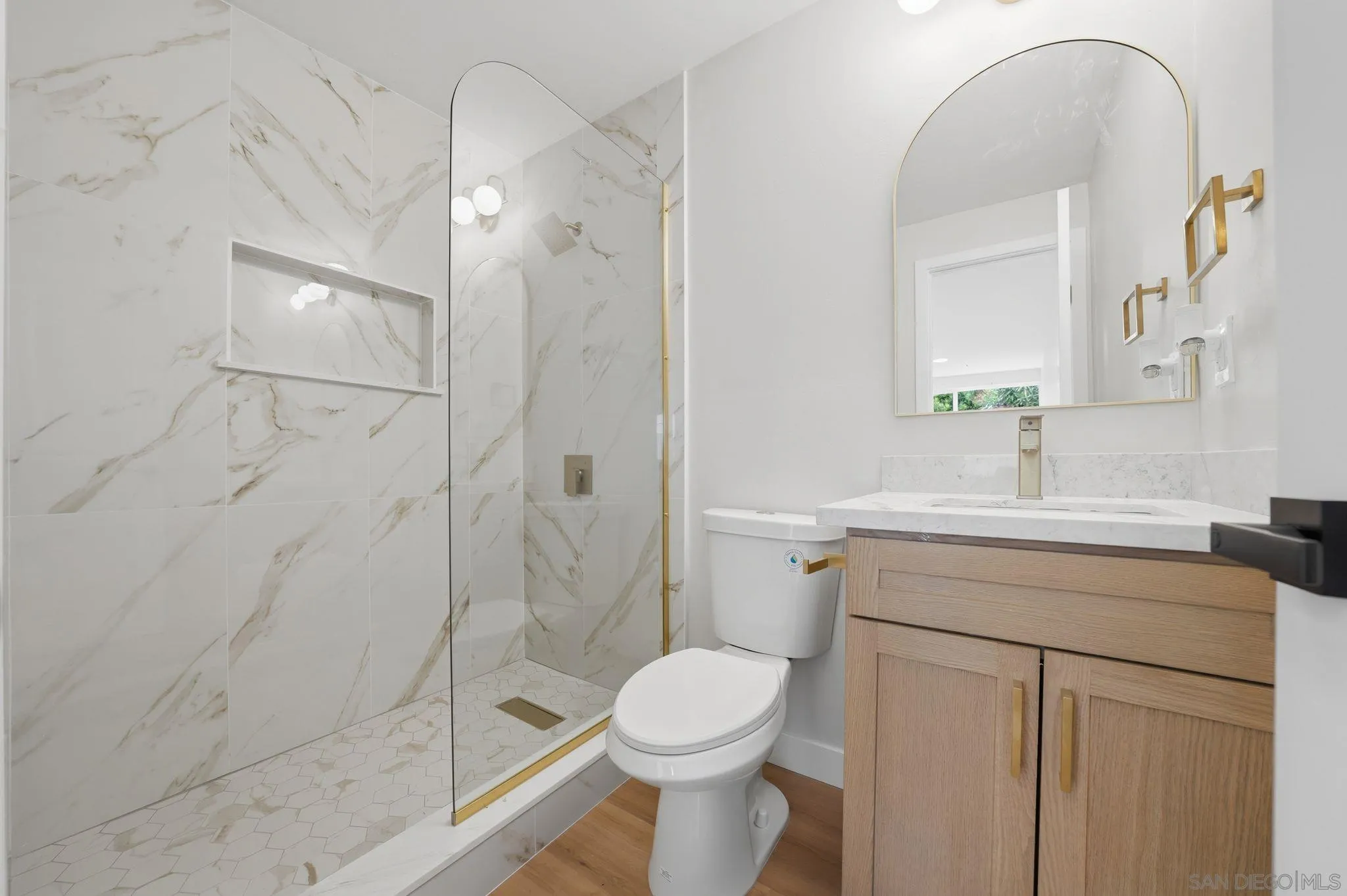 https://cdn.realtyfeed.com/cdn/127/260009089/b102be866285ba4ff83713d11f35d09c.webp