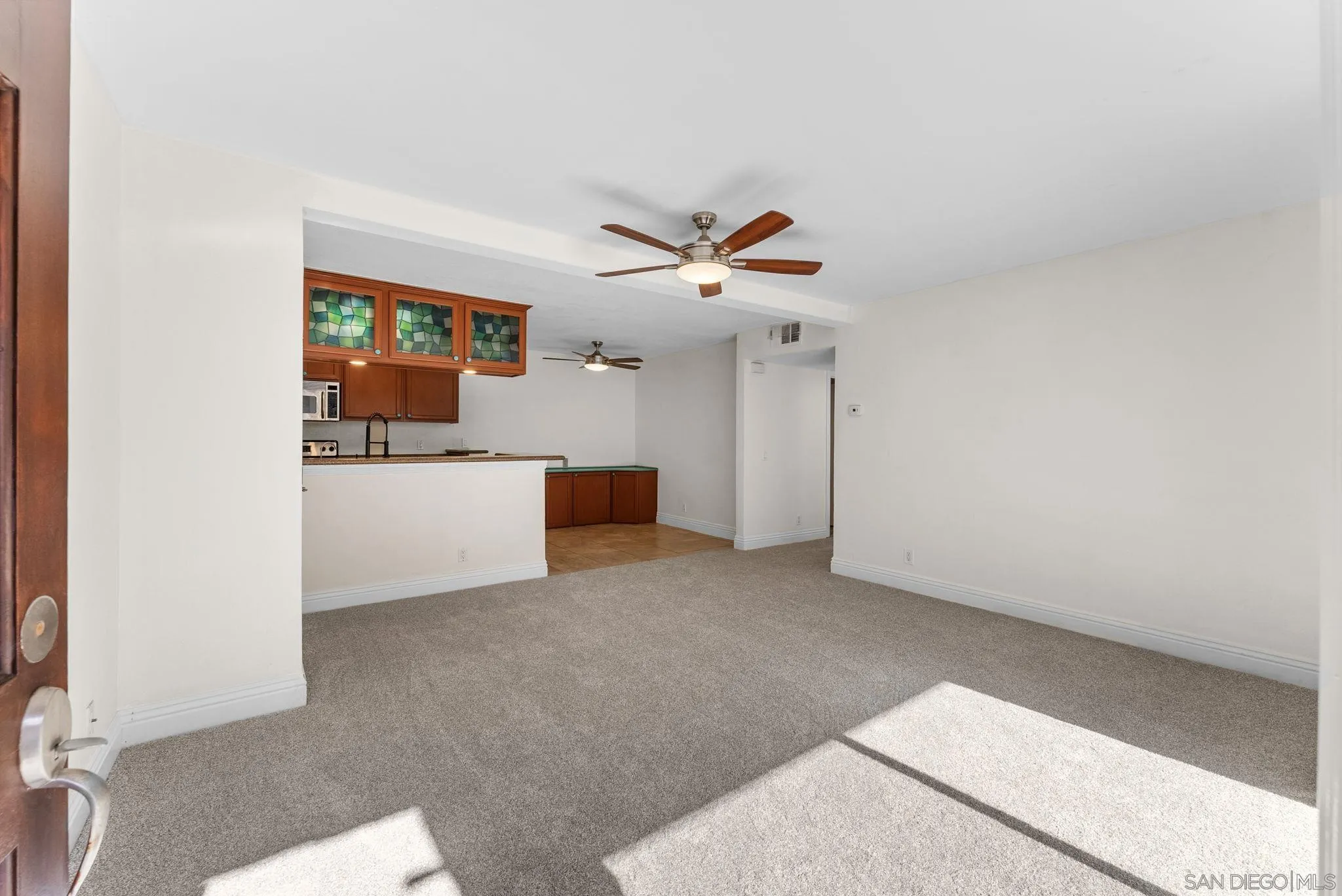 Photo #4: 260009093 Listing: Photo #4