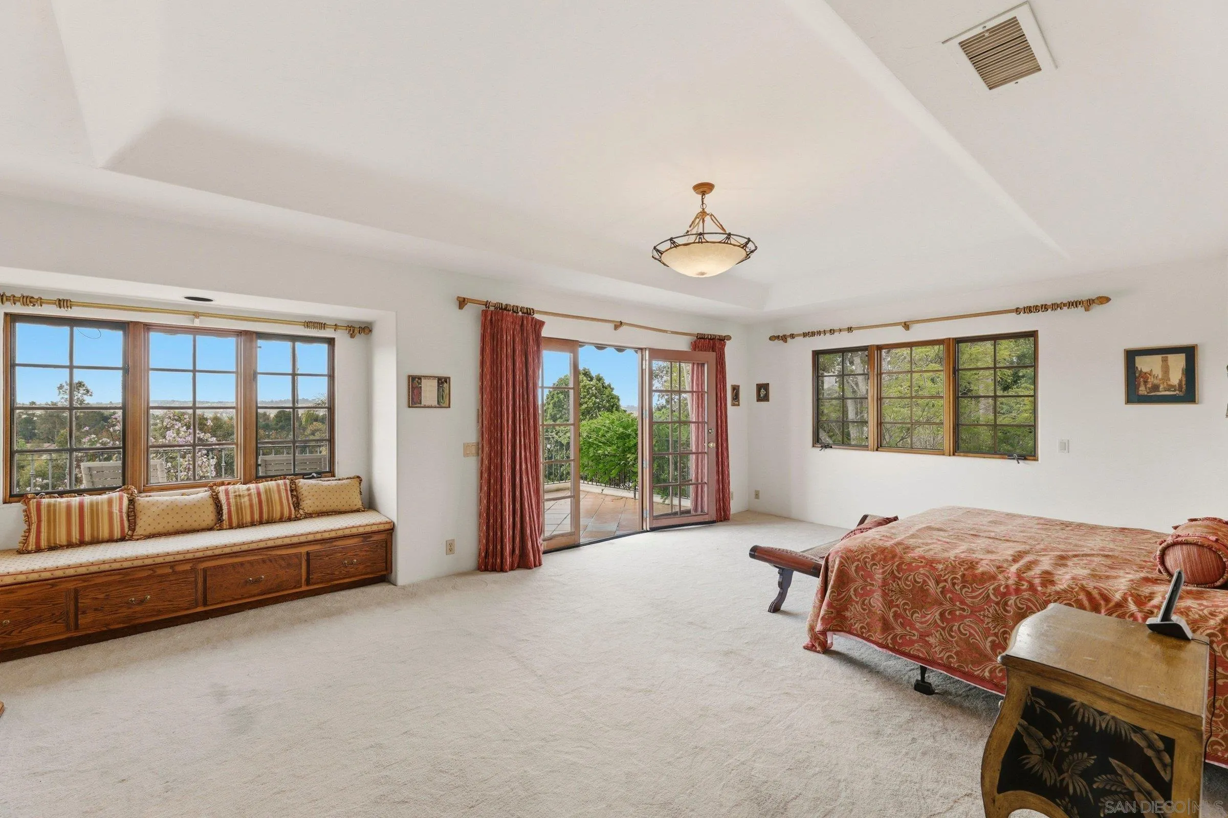 https://cdn.realtyfeed.com/cdn/127/260009097/194ae246fe9b2178260fe1c4ee71ed9d.webp