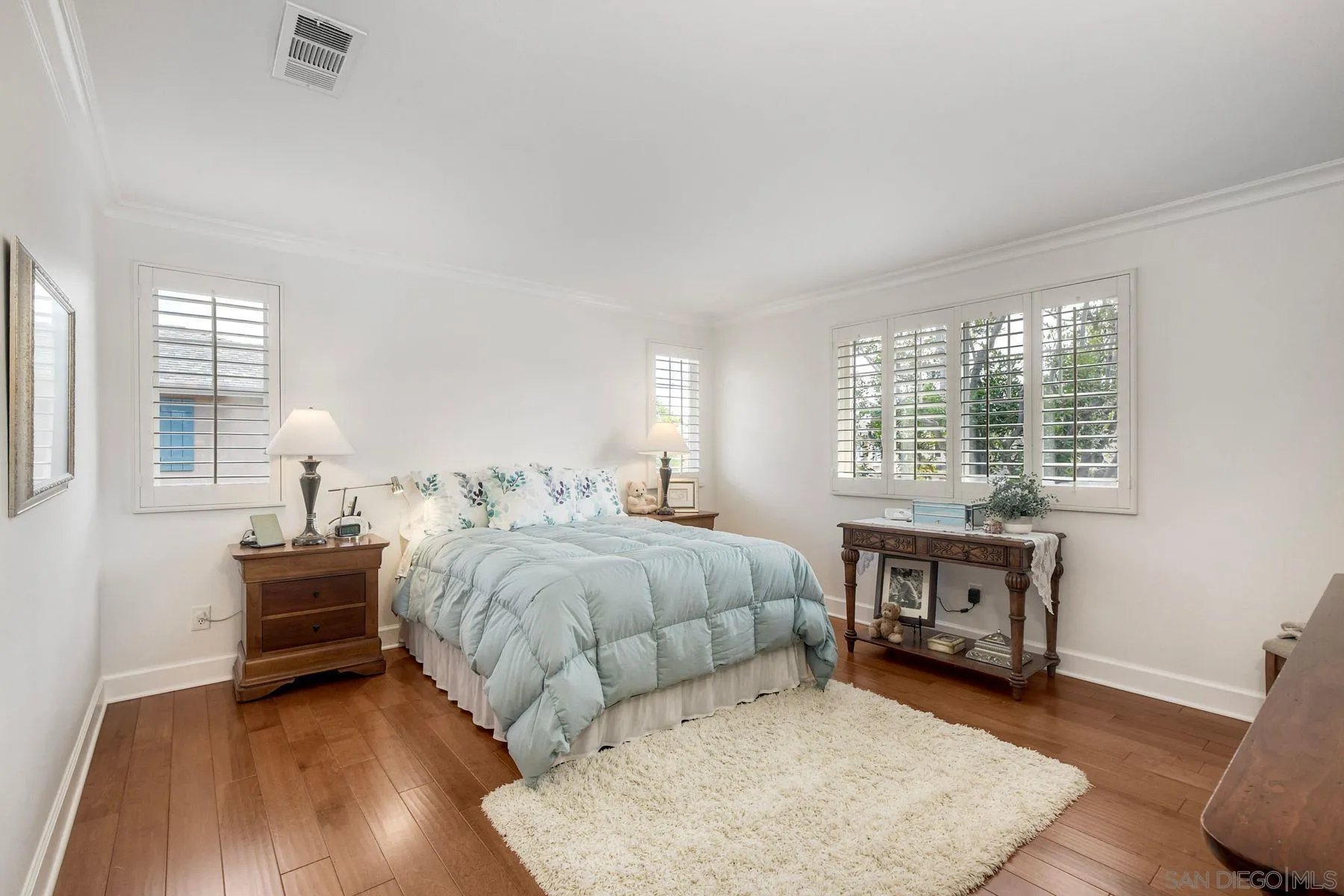 https://cdn.realtyfeed.com/cdn/127/260009102/75808ee86583d3e1c7963d838a02fdbb.webp