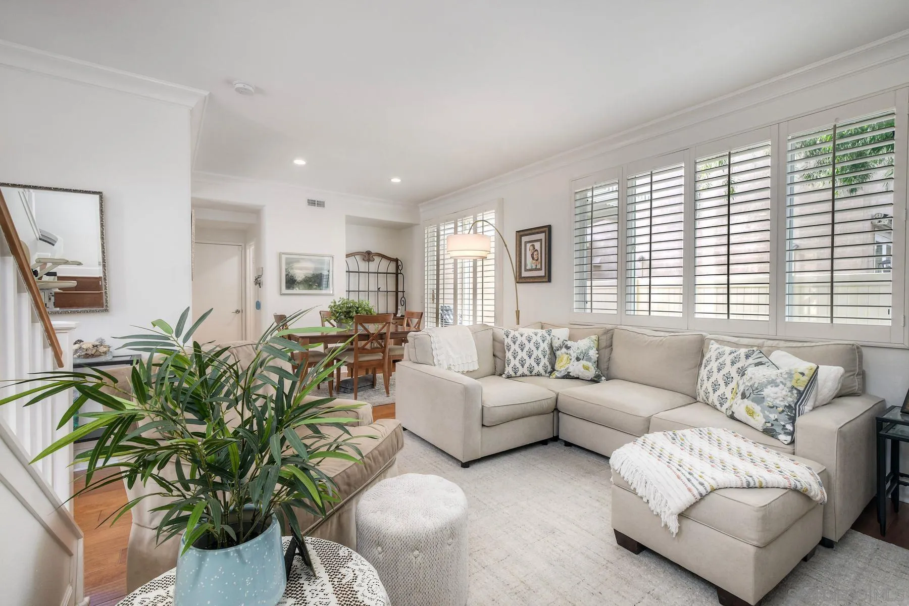 https://cdn.realtyfeed.com/cdn/127/260009102/8d2050ce6b9cdd1ab74a1a742132ed09.webp
