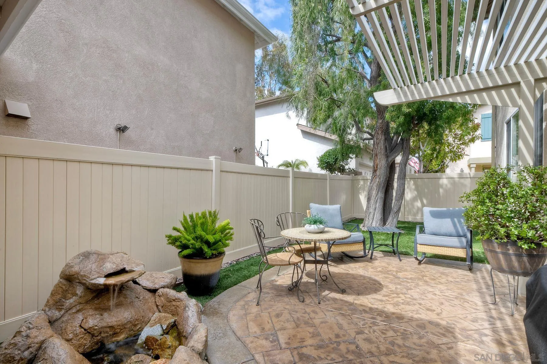 https://cdn.realtyfeed.com/cdn/127/260009102/f43455801a031bcc59b014090a830f52.webp