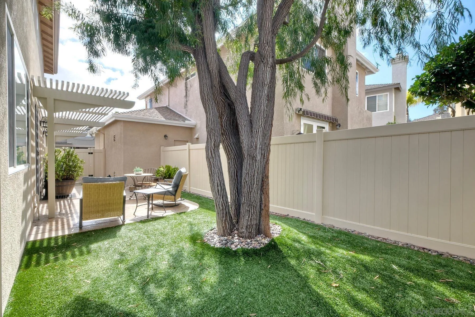 https://cdn.realtyfeed.com/cdn/127/260009102/fb6a6331b8a4774b1b5a48f061c4a9e1.webp