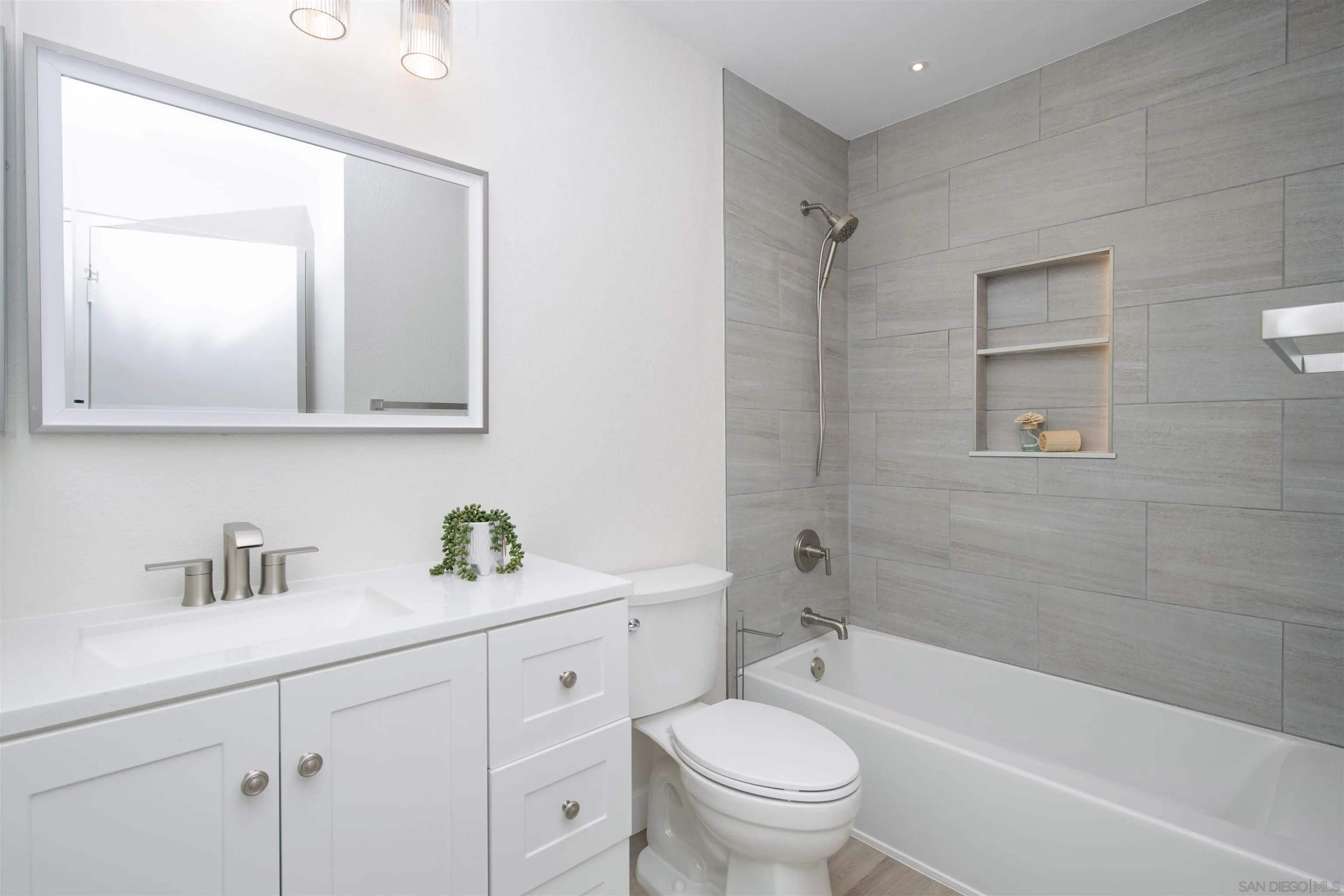 16450 Caminito Vecinos UNIT 106, San Diego, CA, 92128
