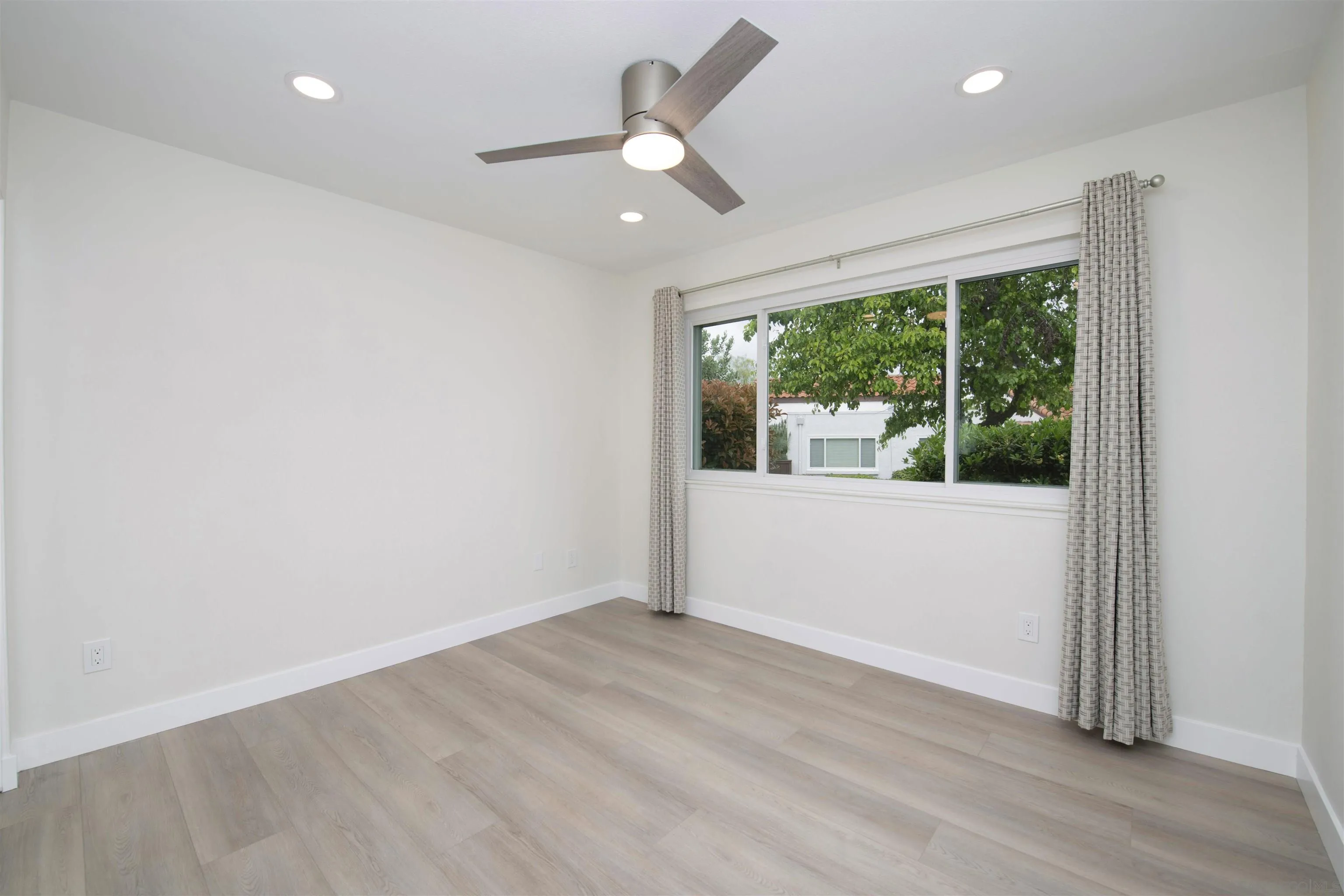 16450 Caminito Vecinos UNIT 106, San Diego, CA, 92128
