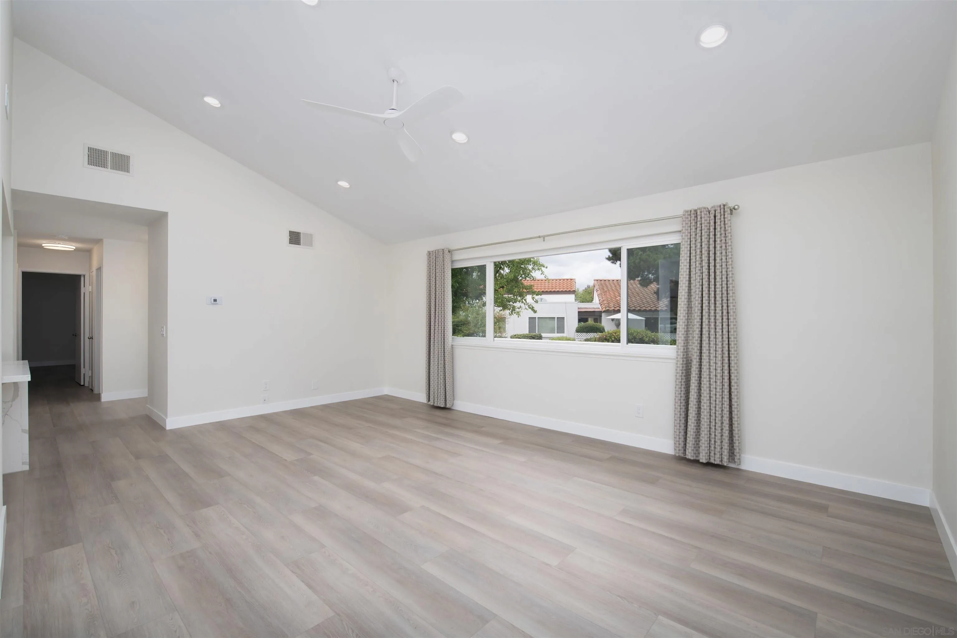 16450 Caminito Vecinos UNIT 106, San Diego, CA, 92128
