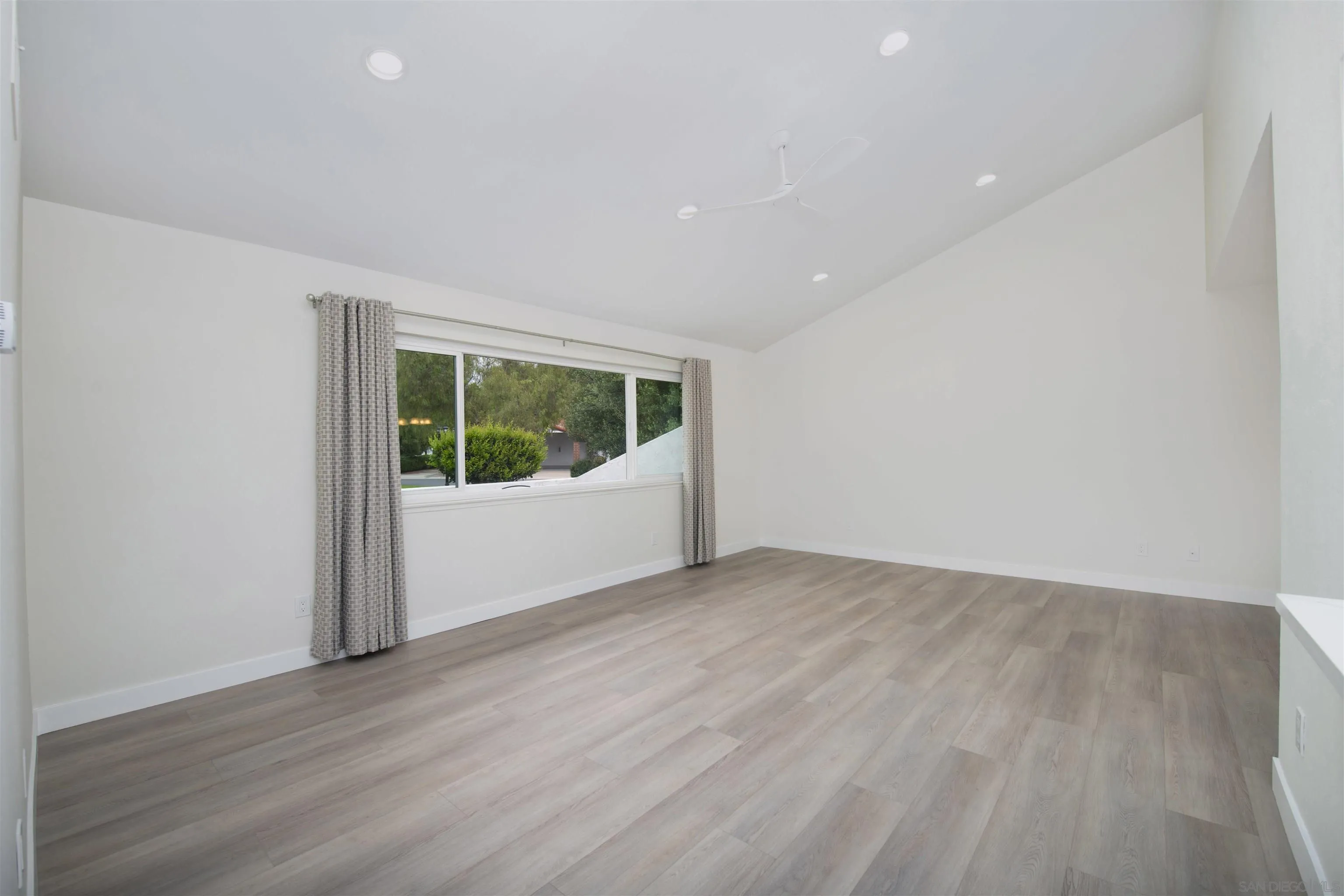 16450 Caminito Vecinos UNIT 106, San Diego, CA, 92128
