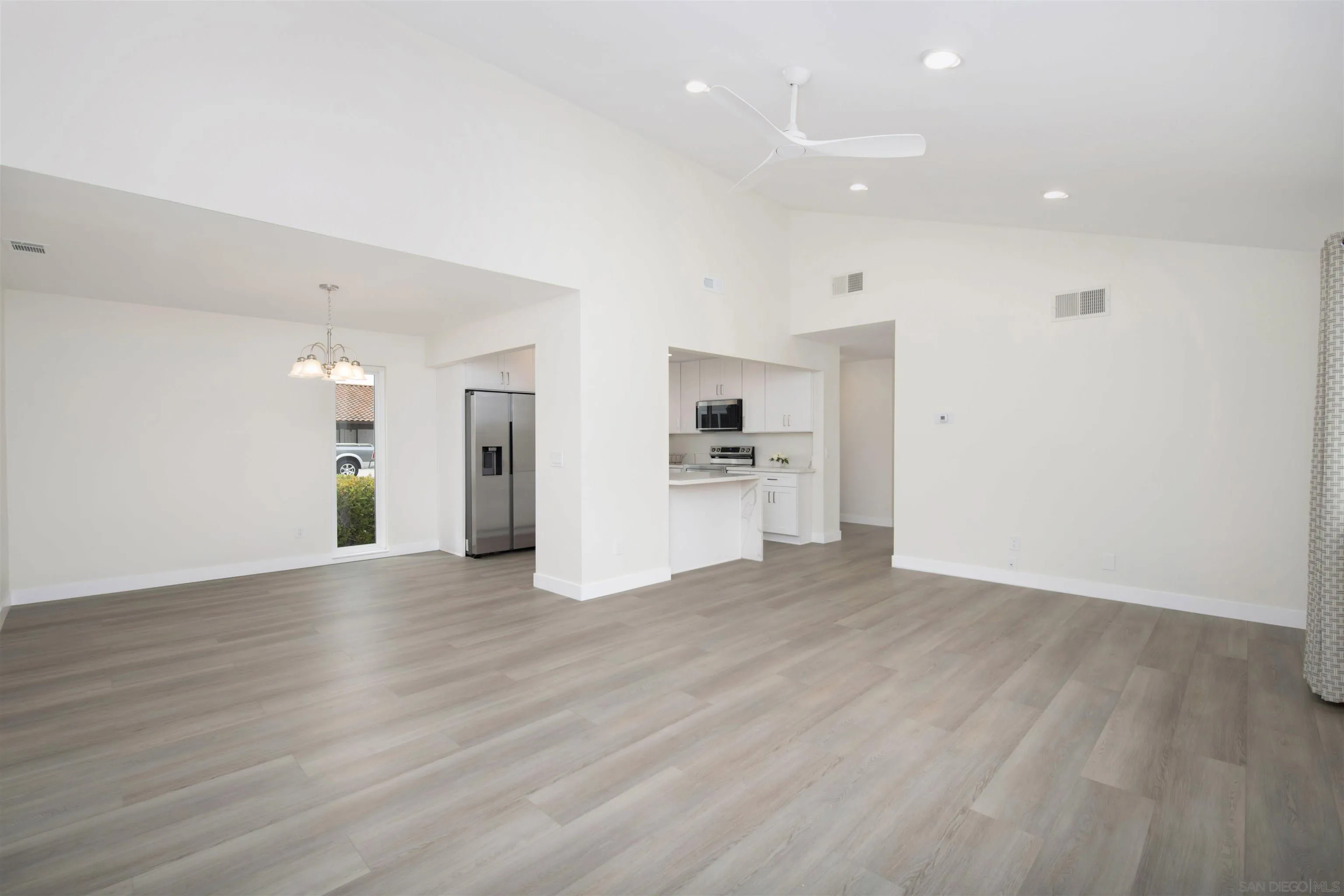 16450 Caminito Vecinos UNIT 106, San Diego, CA, 92128