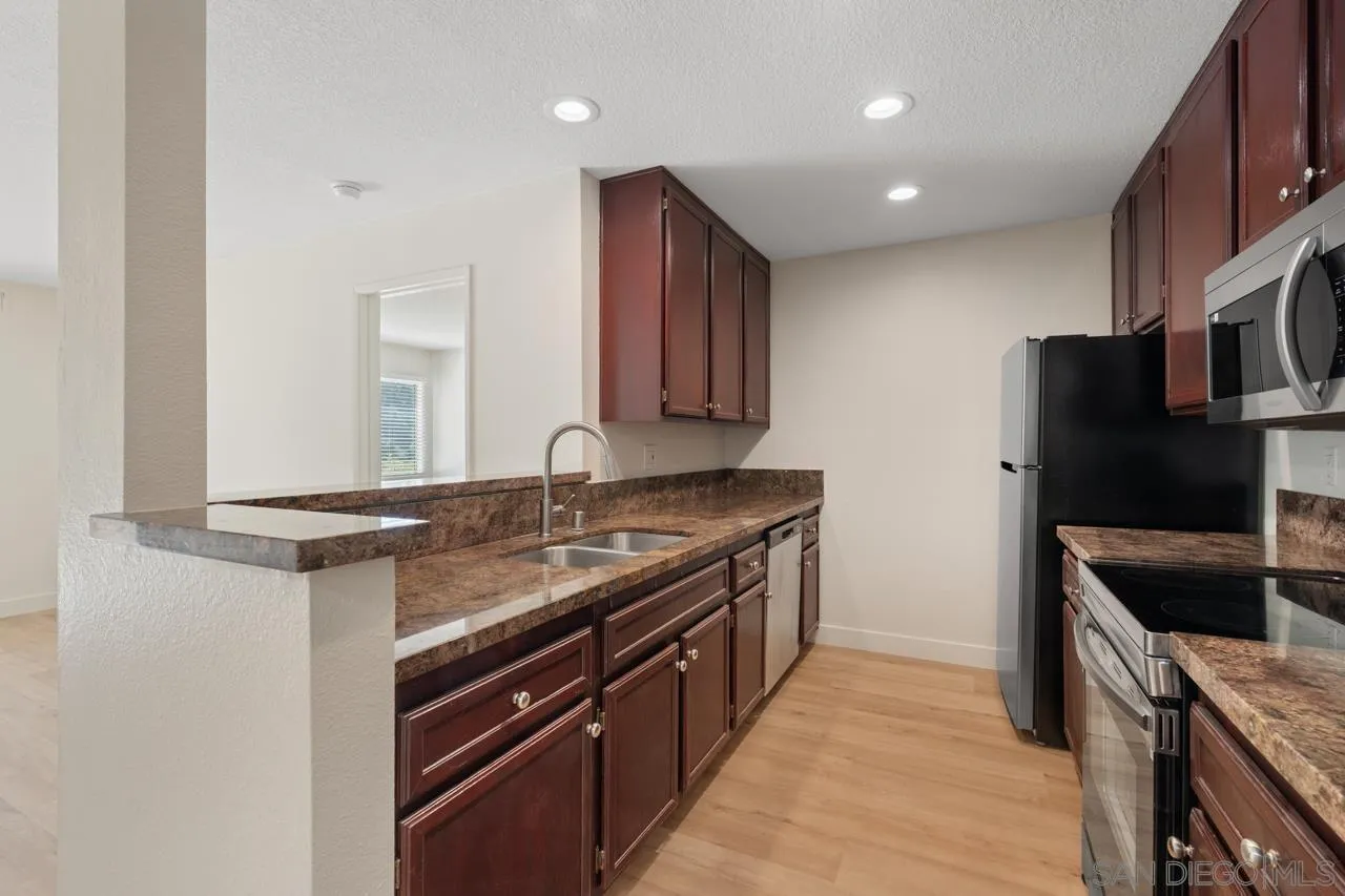 Photo #5: 260009112 Listing: Photo #5