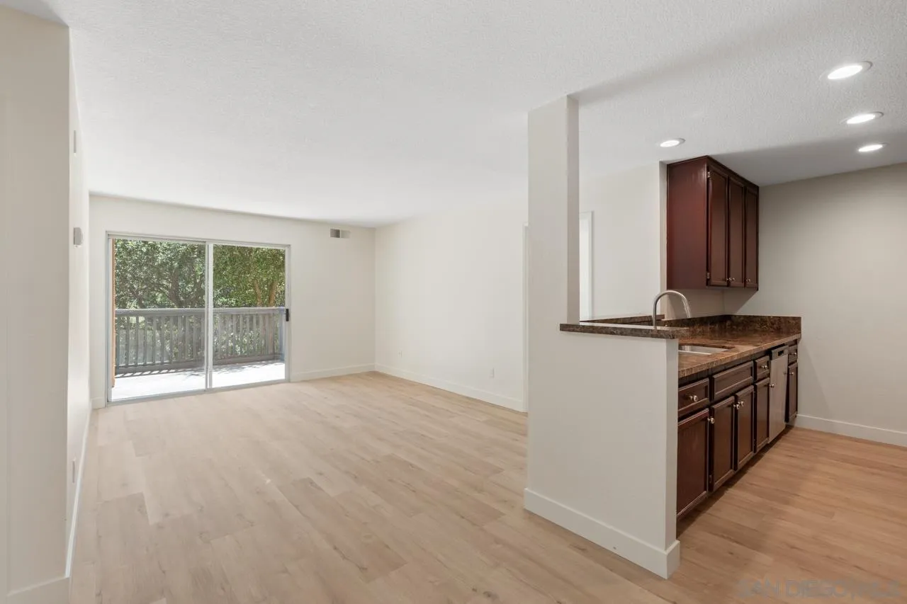 Photo #9: 260009112 Listing: Photo #9