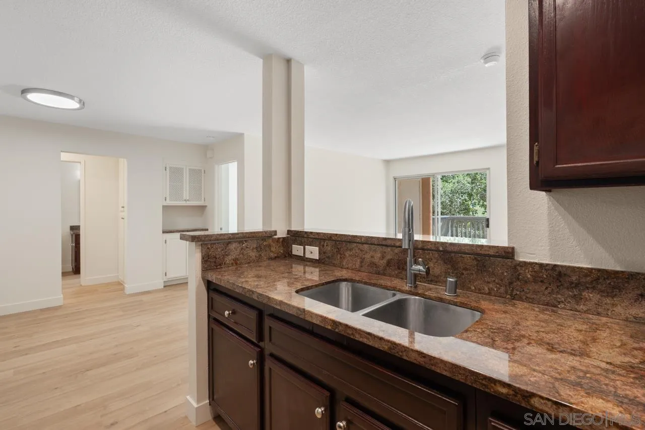 Photo #8: 260009112 Listing: Photo #8