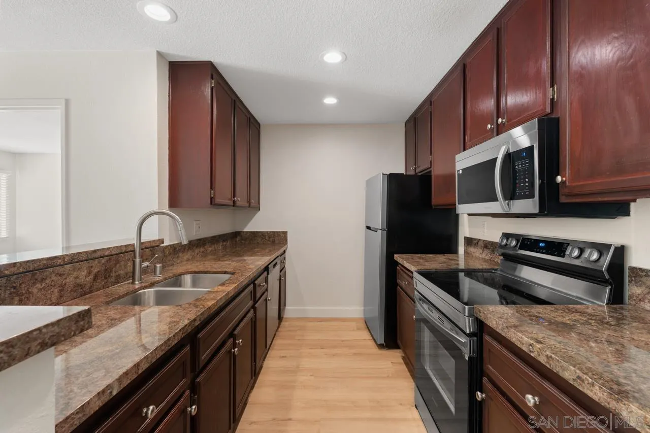 Photo #6: 260009112 Listing: Photo #6