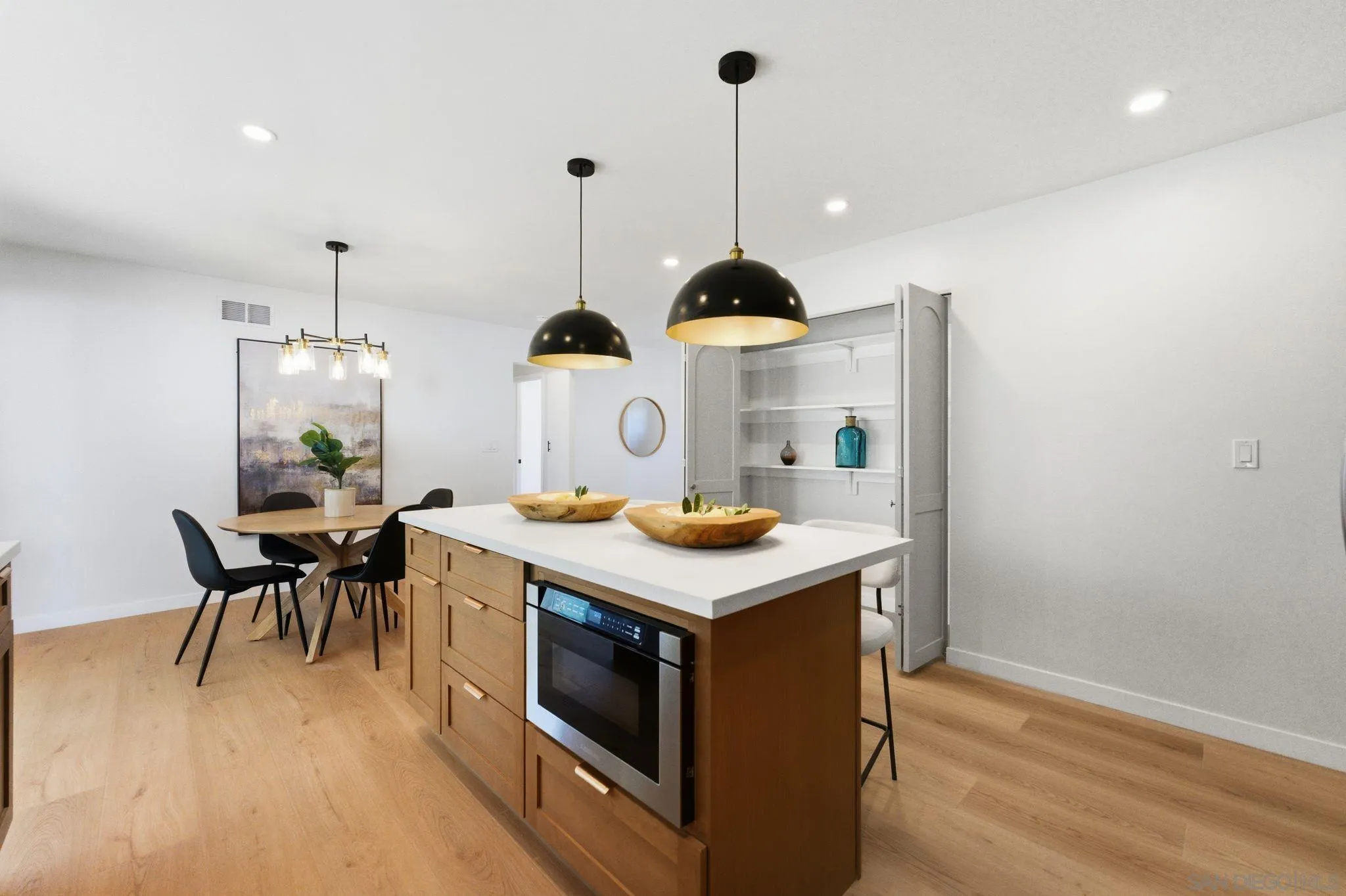 https://cdn.realtyfeed.com/cdn/127/260009113/8e1c254d422b186f11b5fadc399c526d.webp