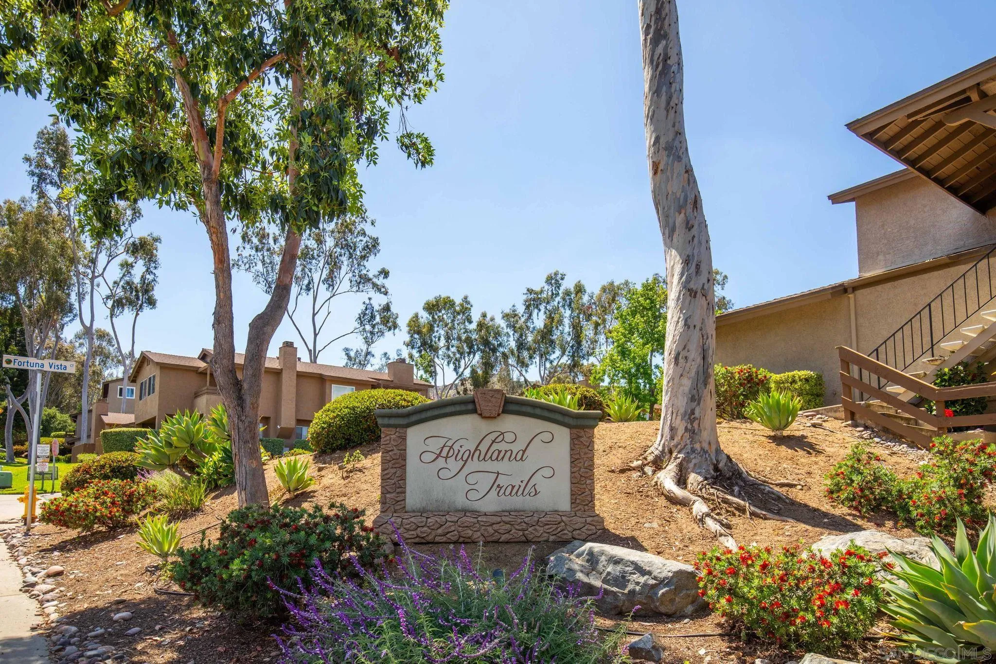 https://cdn.realtyfeed.com/cdn/127/260009118/05c23f4ba1d4b965897c1f574add4a21.webp