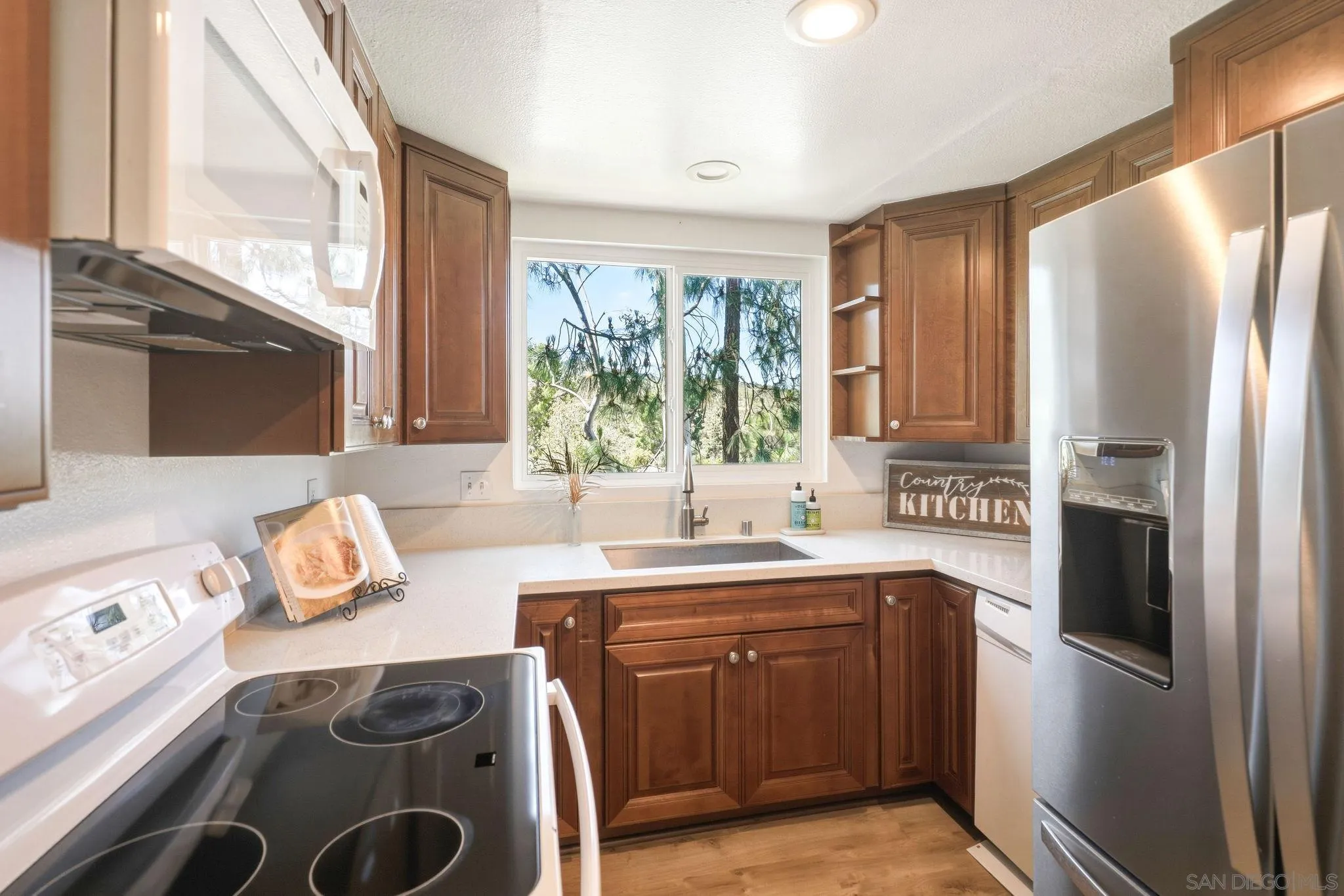 https://cdn.realtyfeed.com/cdn/127/260009118/0f7292d60aeee5487c3366f05c701ebf.webp