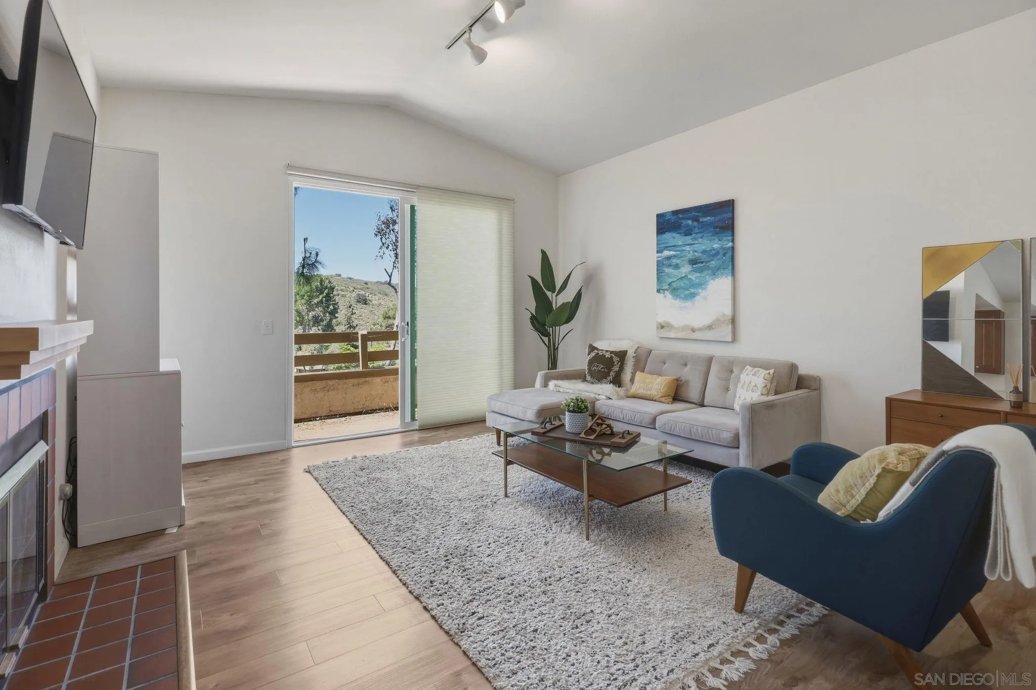 https://cdn.realtyfeed.com/cdn/127/260009118/37bbebf9ed4a802d358a0f4402992567.webp
