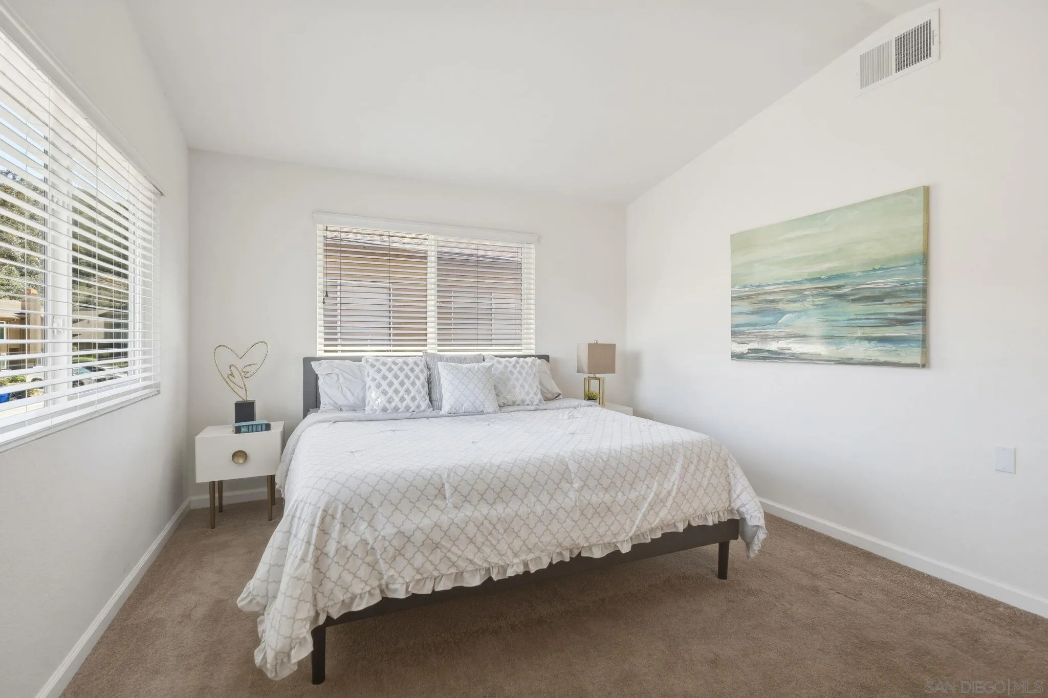 https://cdn.realtyfeed.com/cdn/127/260009118/aaa0cb9b5da816981263bd3a81bf21e9.webp