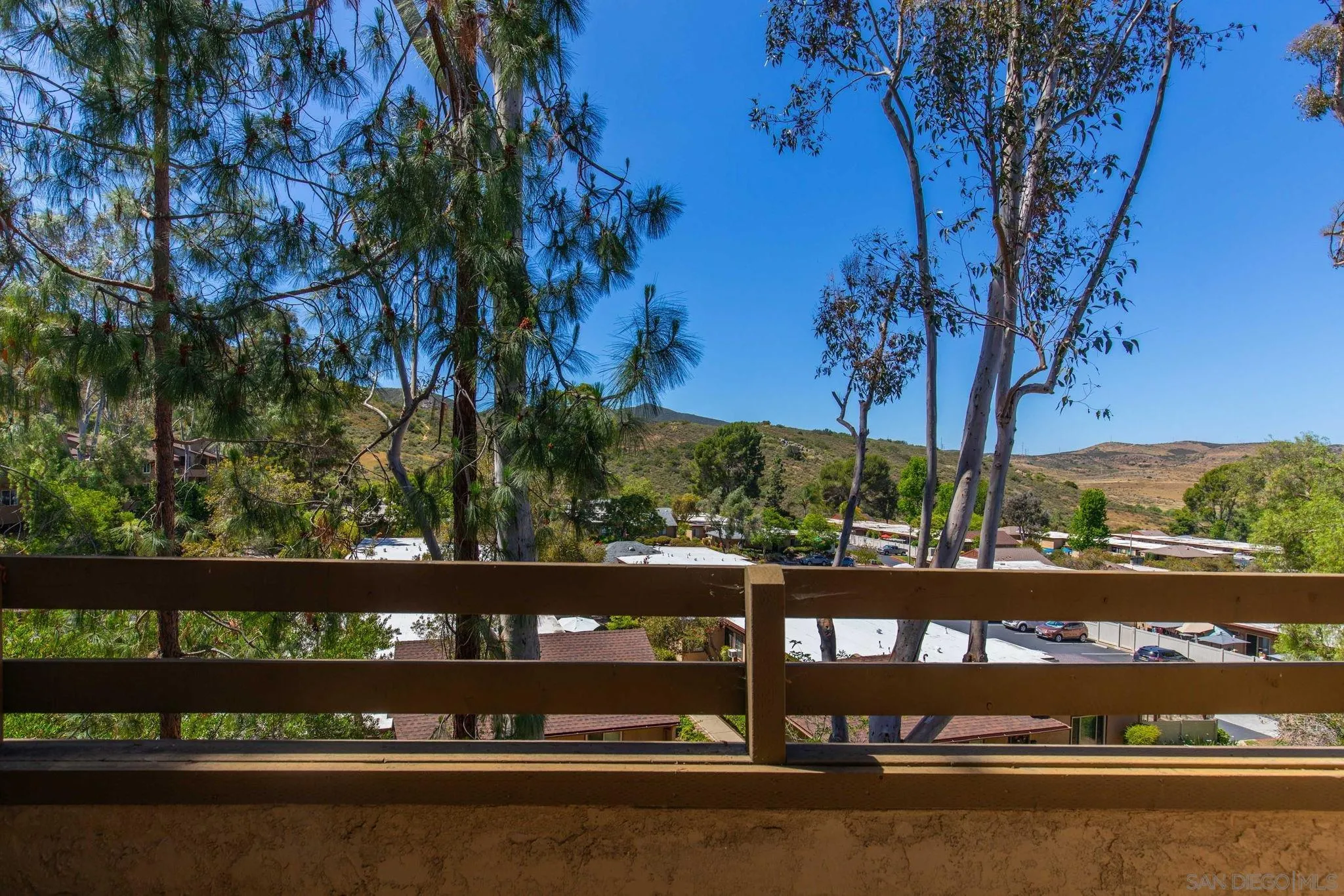 https://cdn.realtyfeed.com/cdn/127/260009118/c96cfc6b365c838a29b0d982332178ae.webp