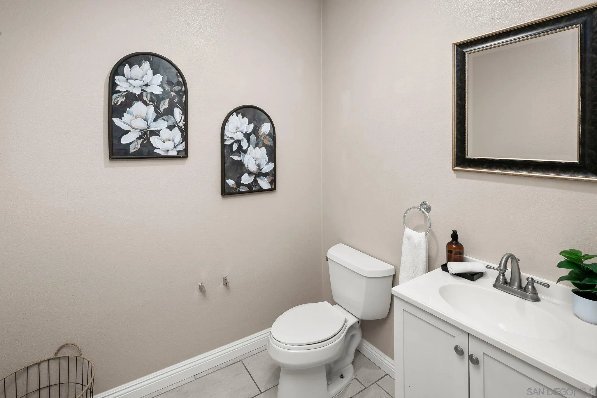 https://cdn.realtyfeed.com/cdn/127/260009121/d36f2f4090c55a4d17e51b708e96c453.webp
