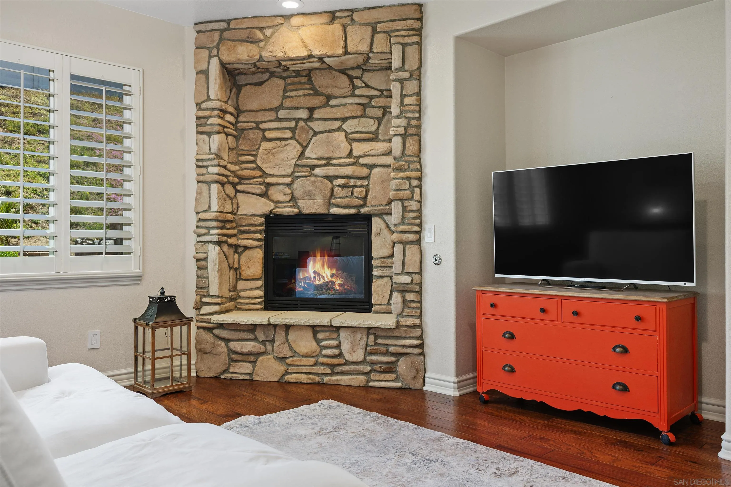 https://cdn.realtyfeed.com/cdn/127/260009125/4b07c81a667dcb3a994ced61b7381d96.webp