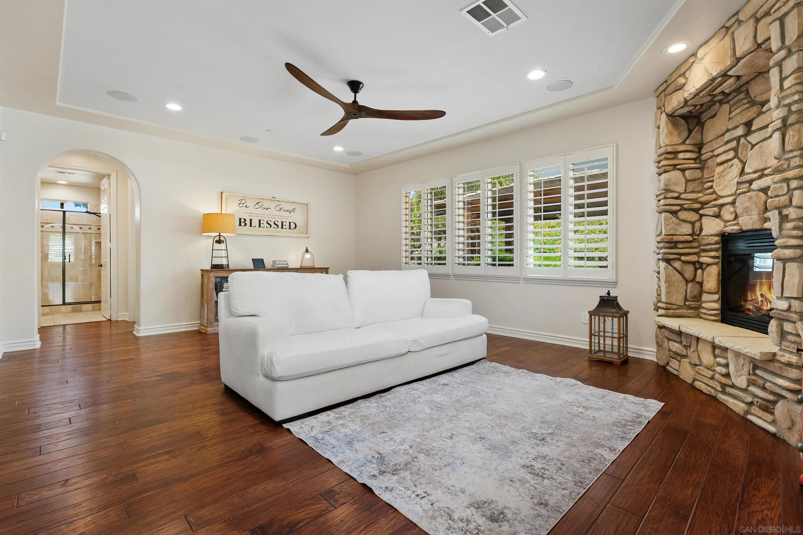 https://cdn.realtyfeed.com/cdn/127/260009125/6ad75ee543bce719622a4e27fa1e641b.webp