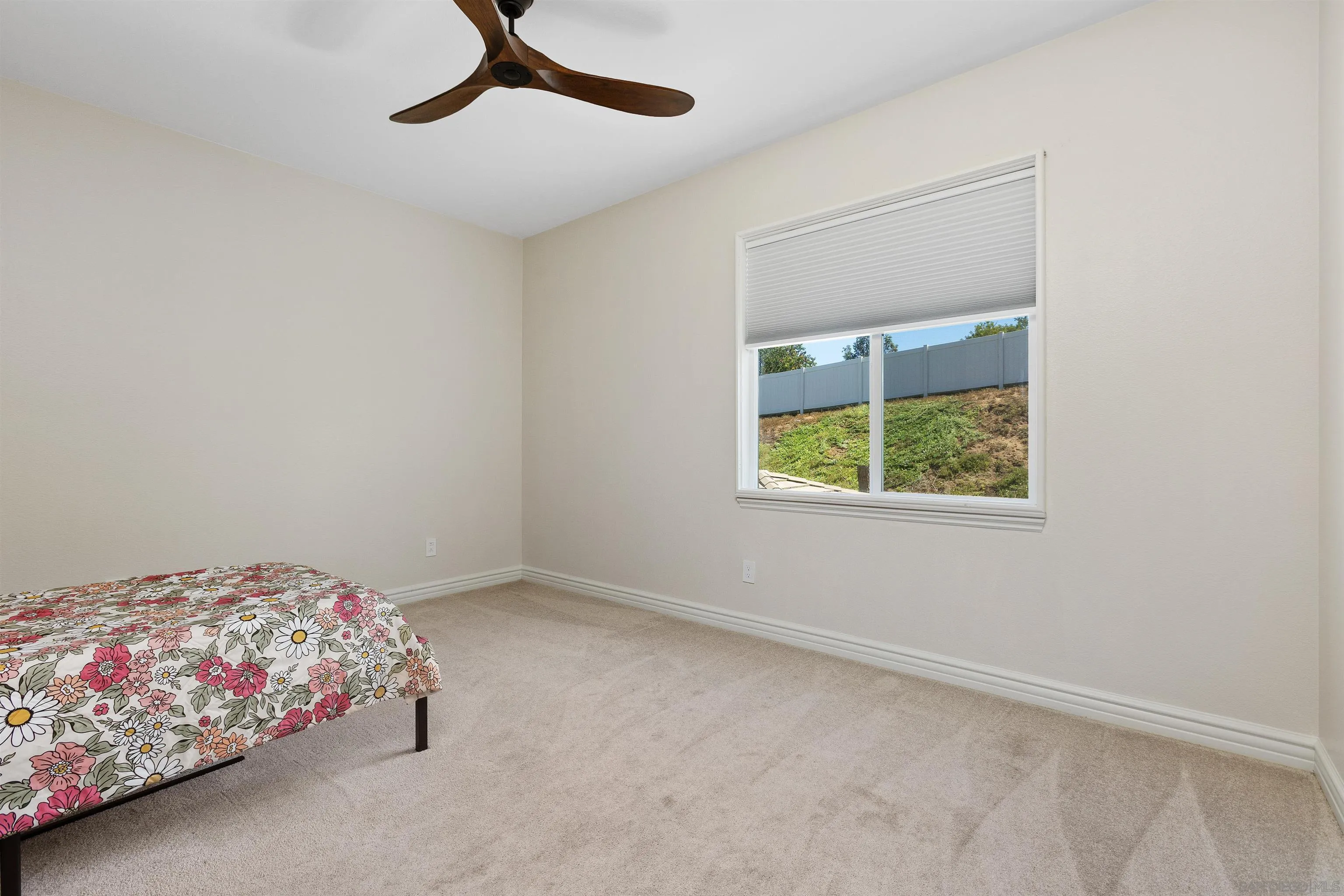 https://cdn.realtyfeed.com/cdn/127/260009125/c886562e8b3d31d156d57783664c3e86.webp