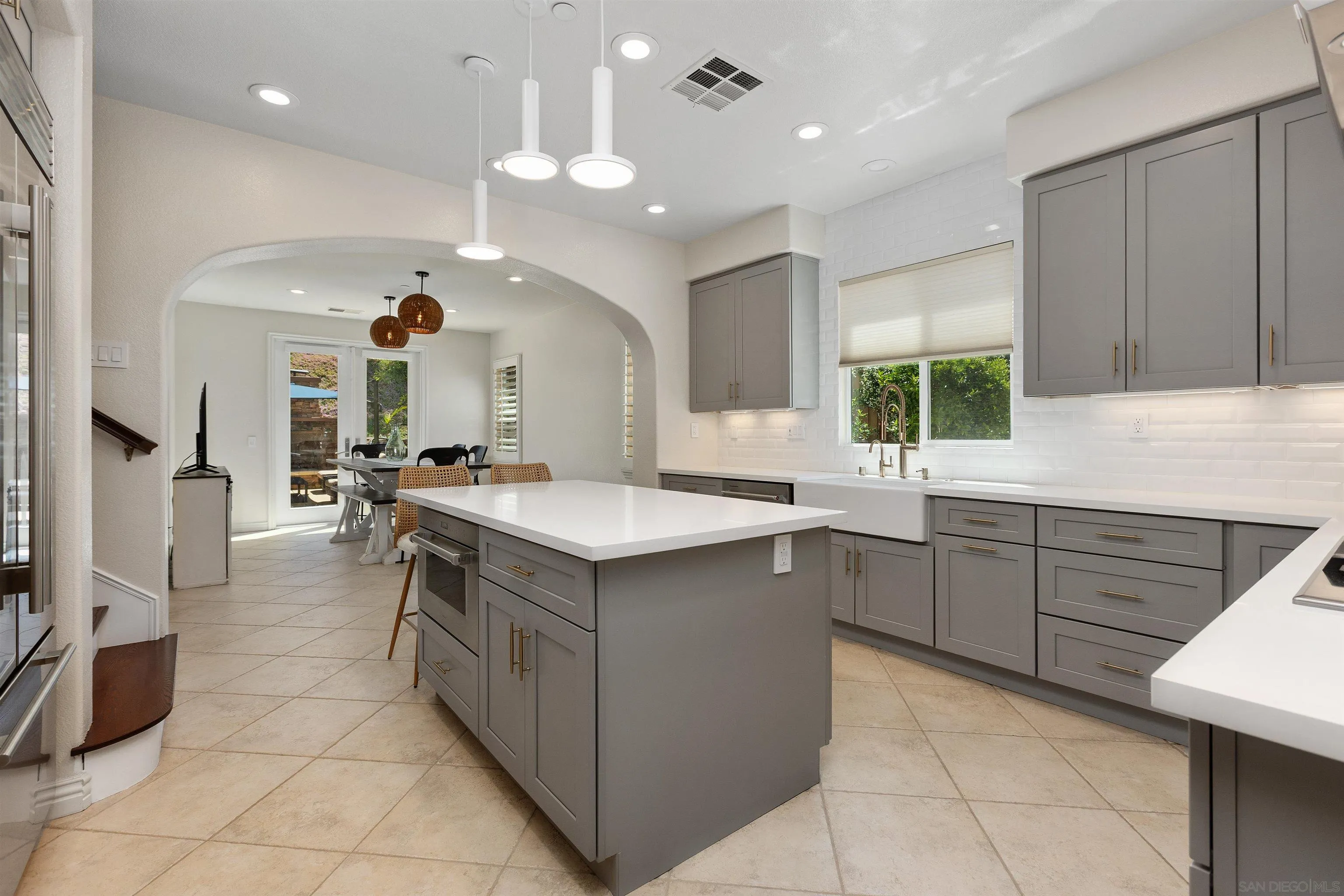 https://cdn.realtyfeed.com/cdn/127/260009125/ccf79f5d684dc66cefd30224e38a2339.webp