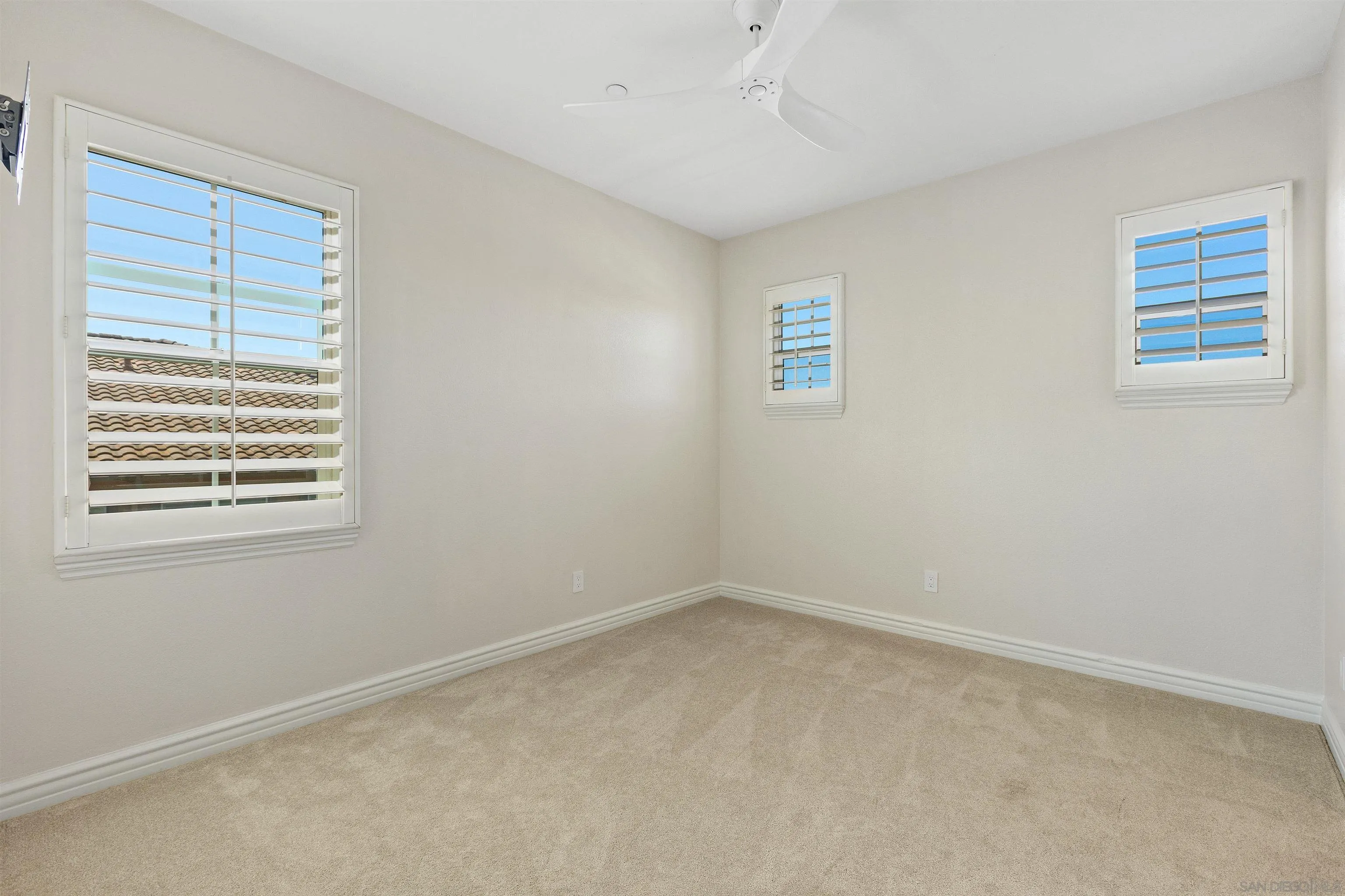 https://cdn.realtyfeed.com/cdn/127/260009125/f67a6a198caf9890294f6485ff62245a.webp