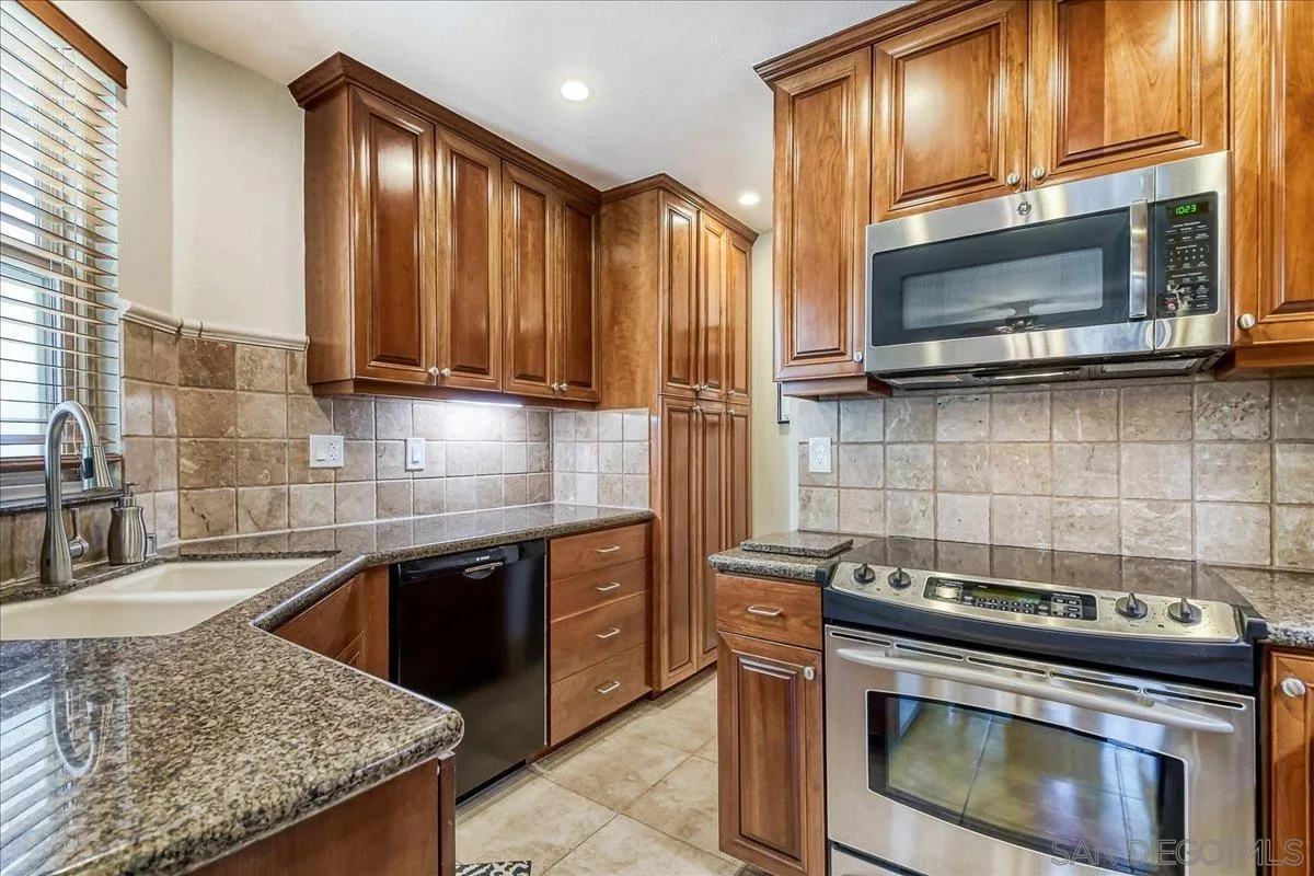 Photo #14: 260009130 Listing: Photo #14